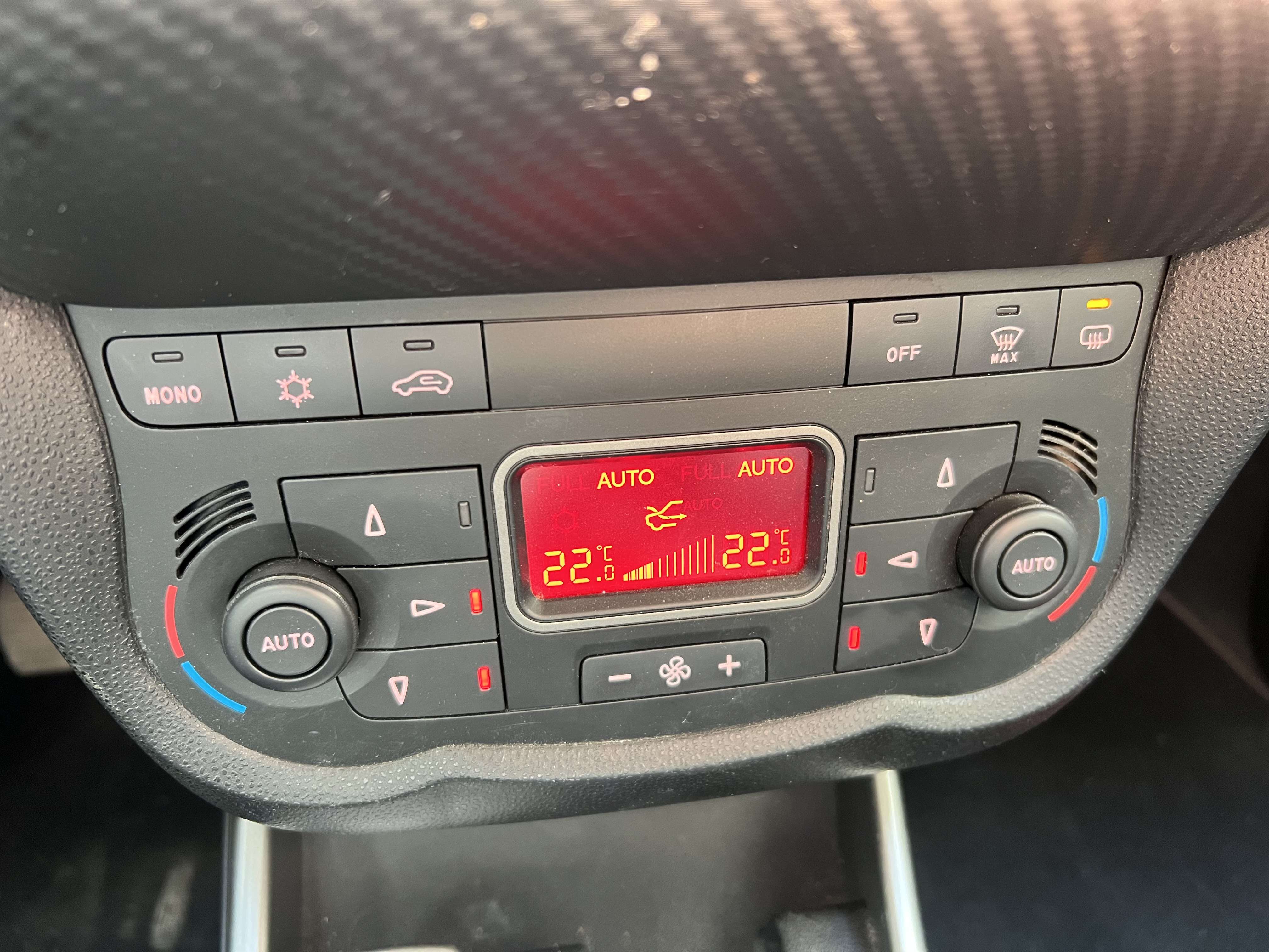 Alfa Romeo MiTo 1.4i Multi Air Distinctive Start + CLIM + JANTES