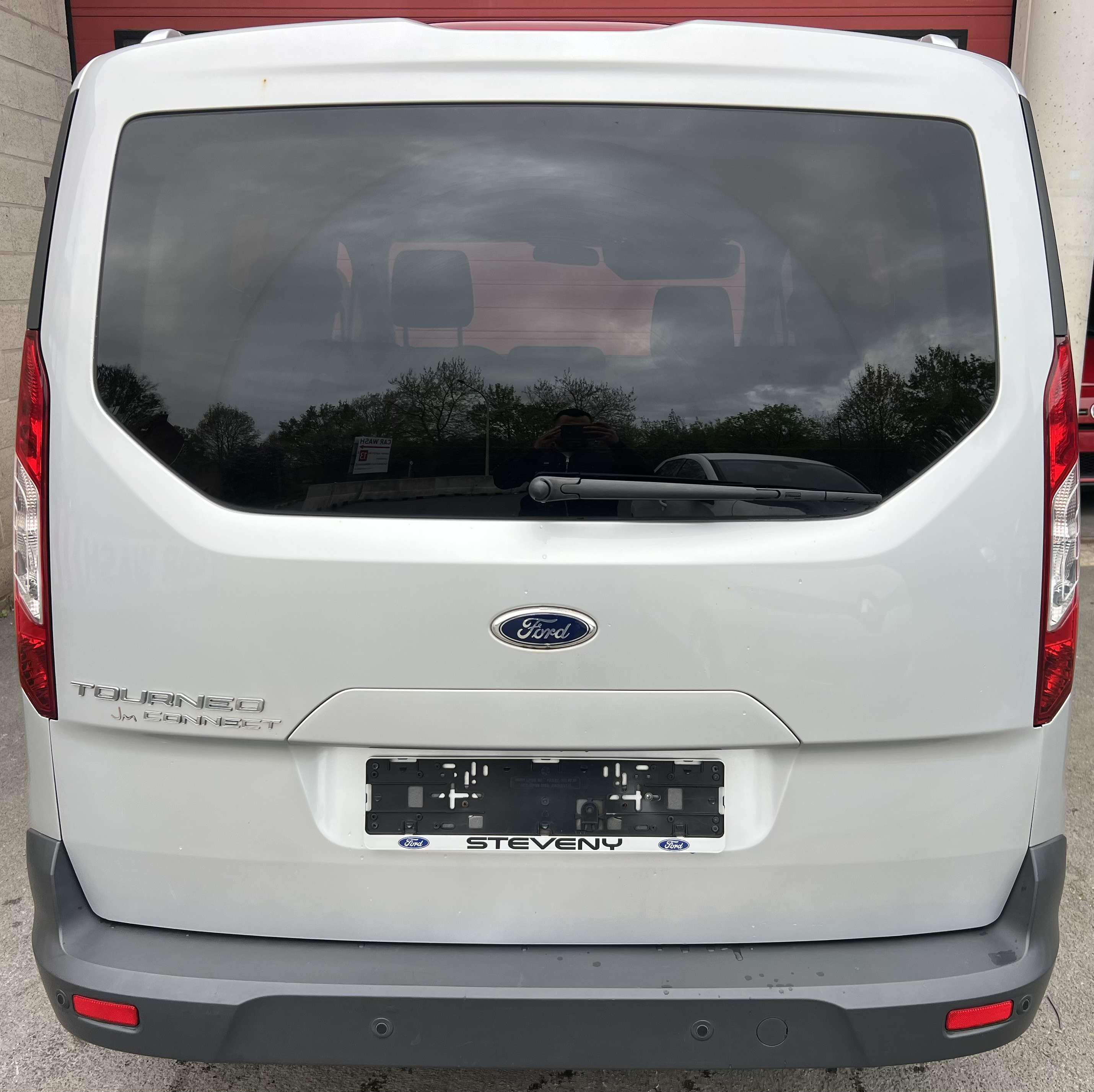 Ford Tourneo Connect 1.6 TDCi Ambiente + CLIM + 5 PLACES