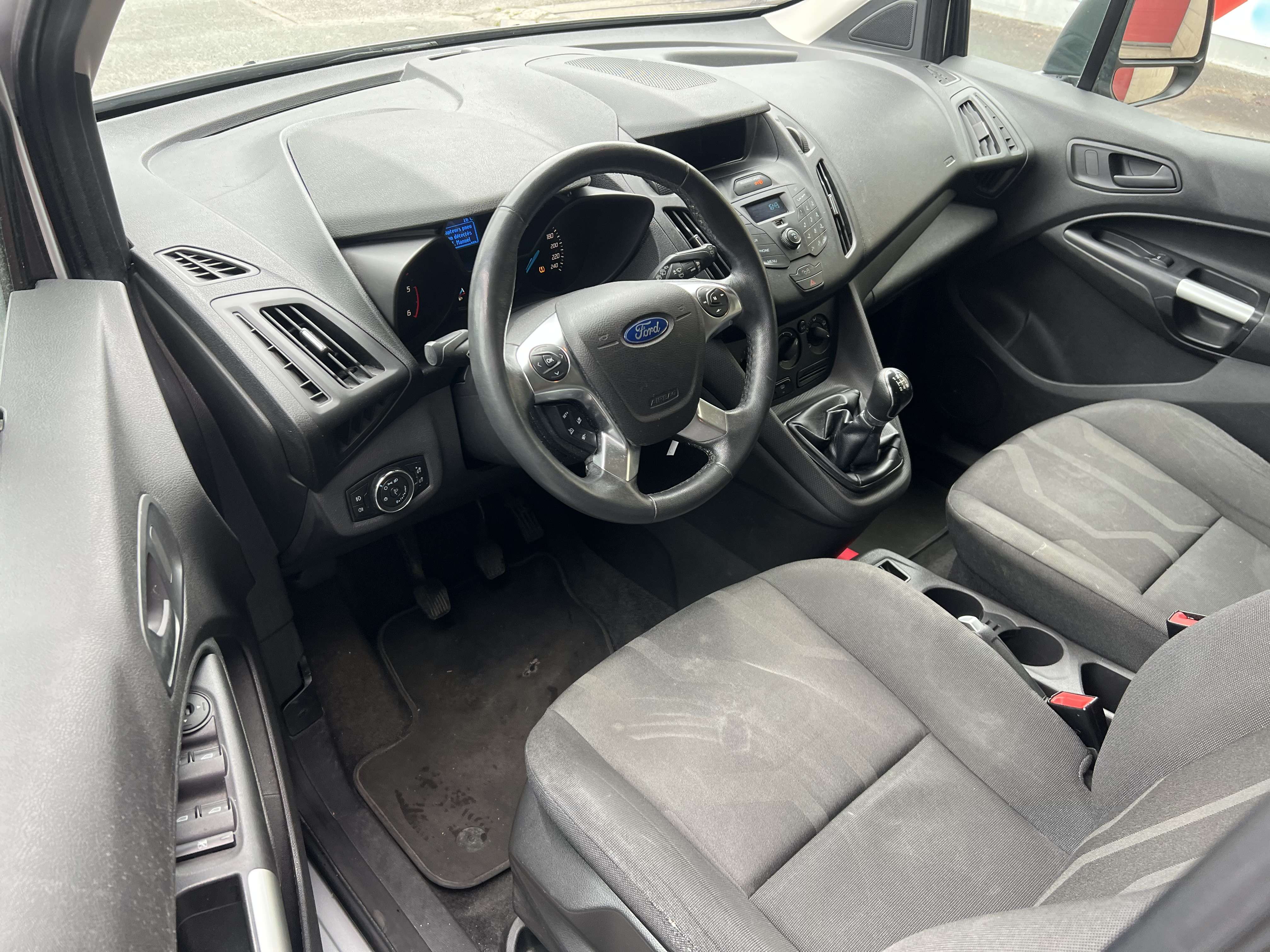 Ford Tourneo Connect 1.6 TDCi Ambiente + CLIM + 5 PLACES