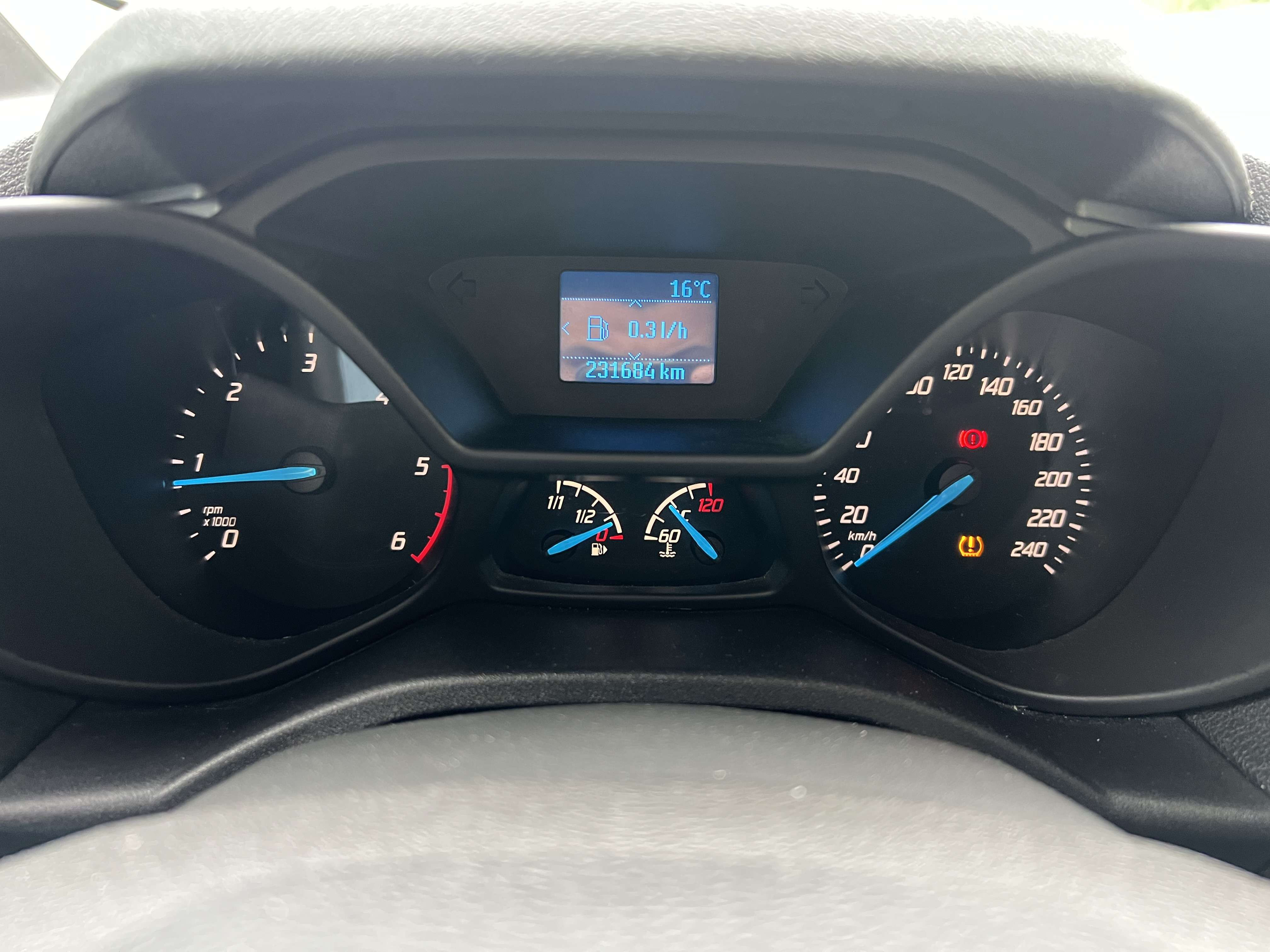 Ford Tourneo Connect 1.6 TDCi Ambiente + CLIM + 5 PLACES