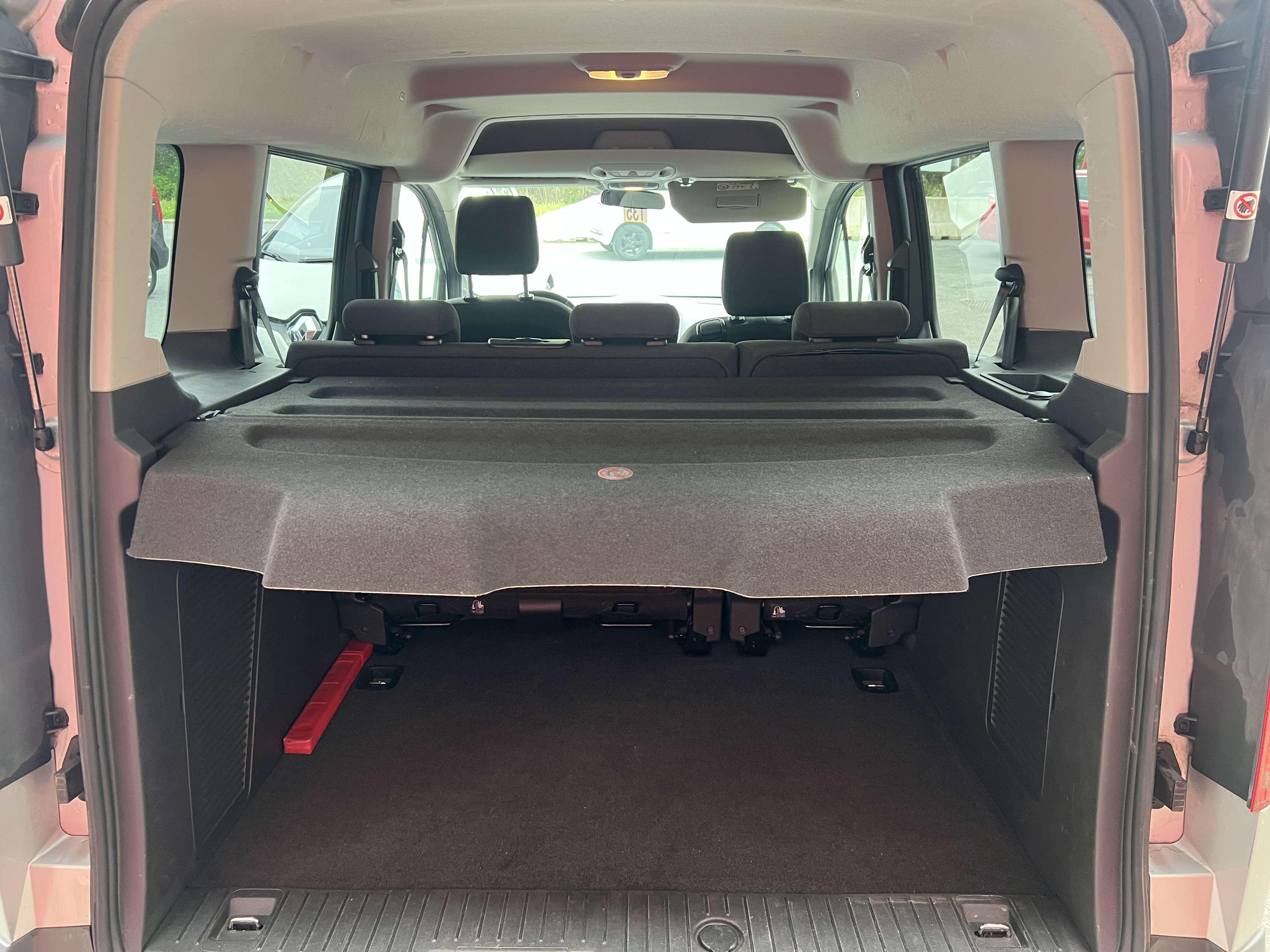 Ford Tourneo Connect 1.6 TDCi Ambiente + CLIM + 5 PLACES