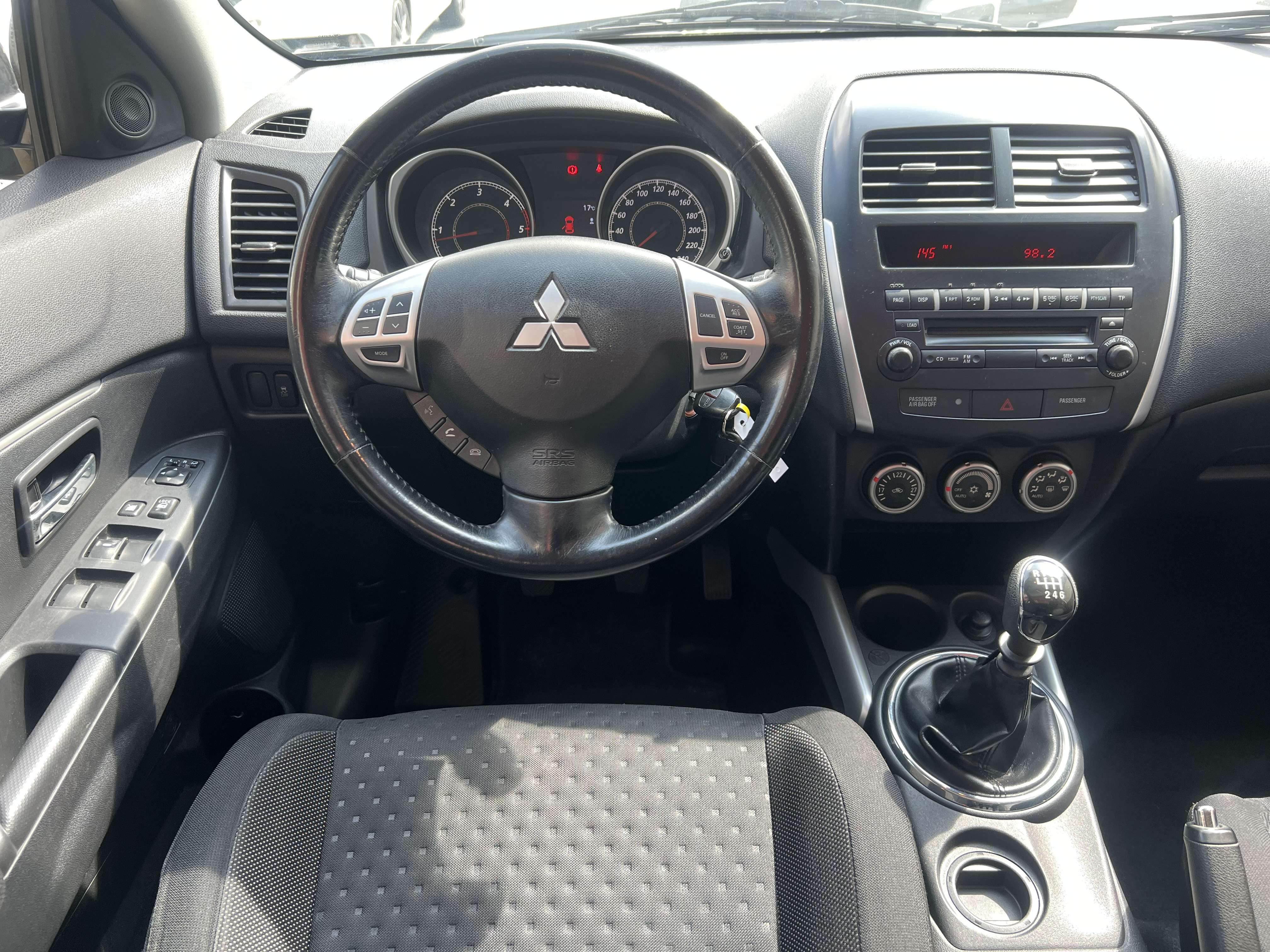 Mitsubishi ASX 1.8 Di-D 2WD Instyle + CLIM + TOIT PANO