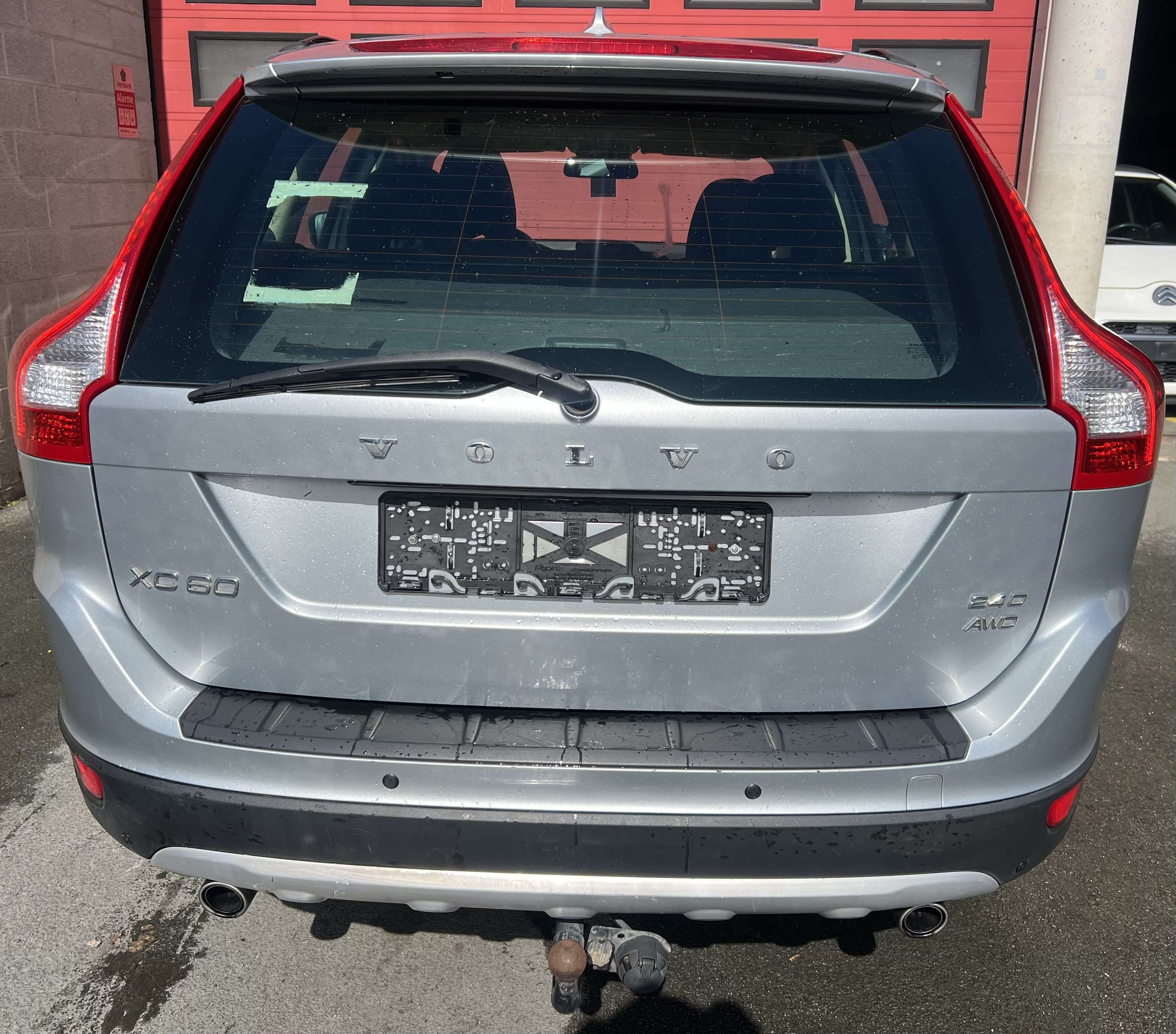 Volvo XC60 2.4 D AWD Kinetic + CLIM + JANTES