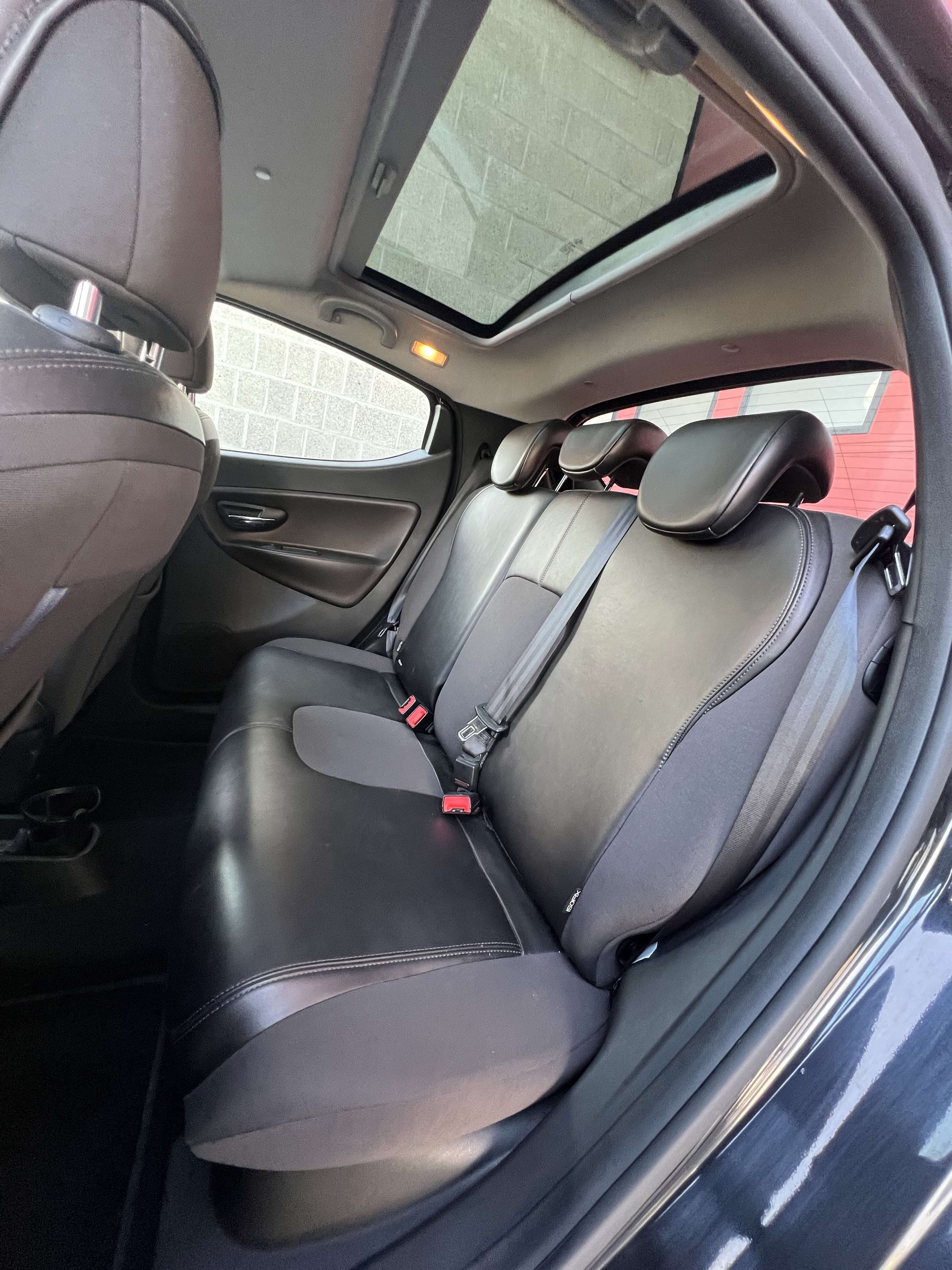 Lancia Ypsilon 0.9 TwinAir Platinium + CLIM + NAVI + PANO + CUIR