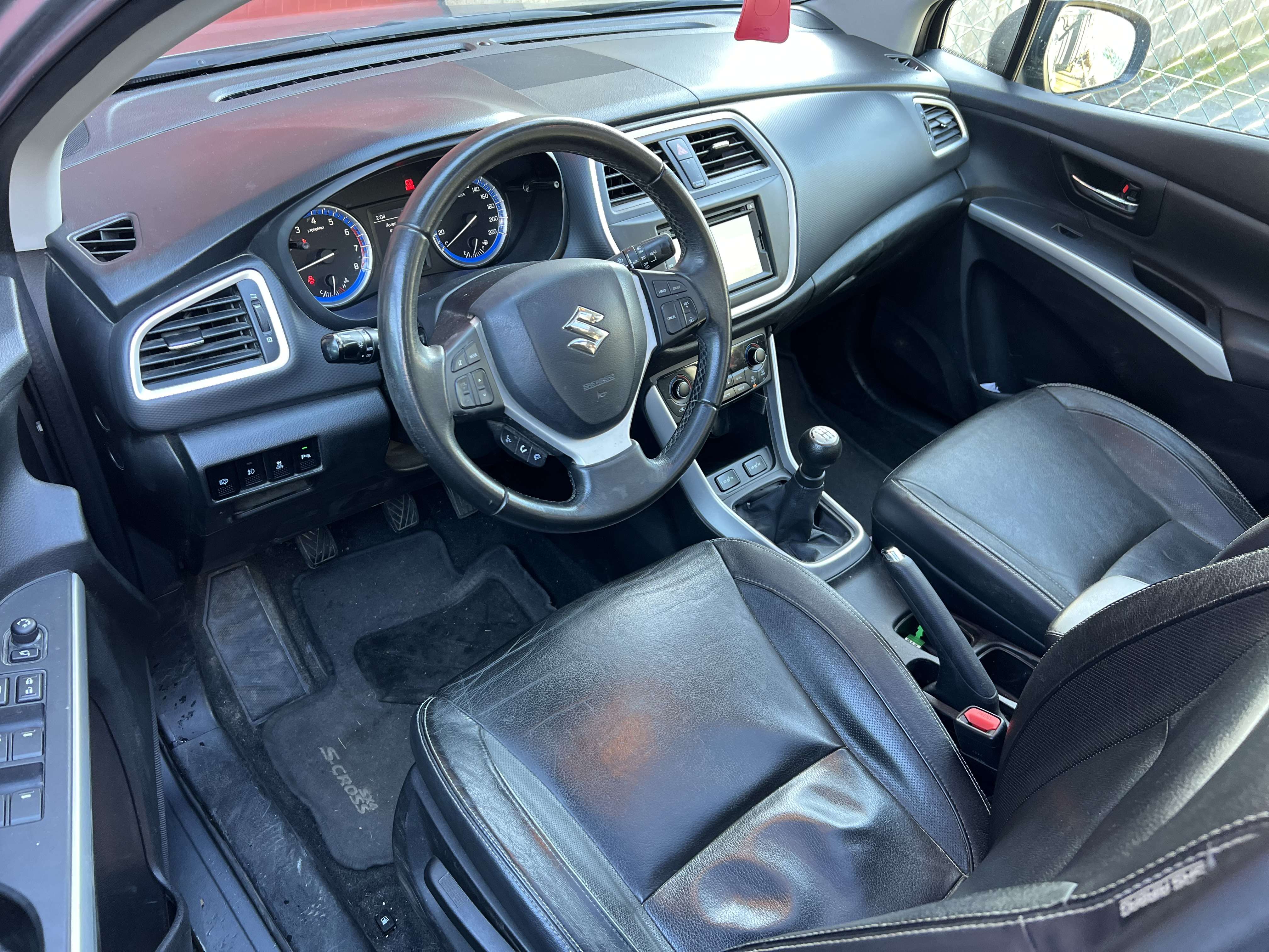 Suzuki SX4 S-Cross 1.6i GL  B-Line + NAVI + CAMÉRA + CUIR + PANO