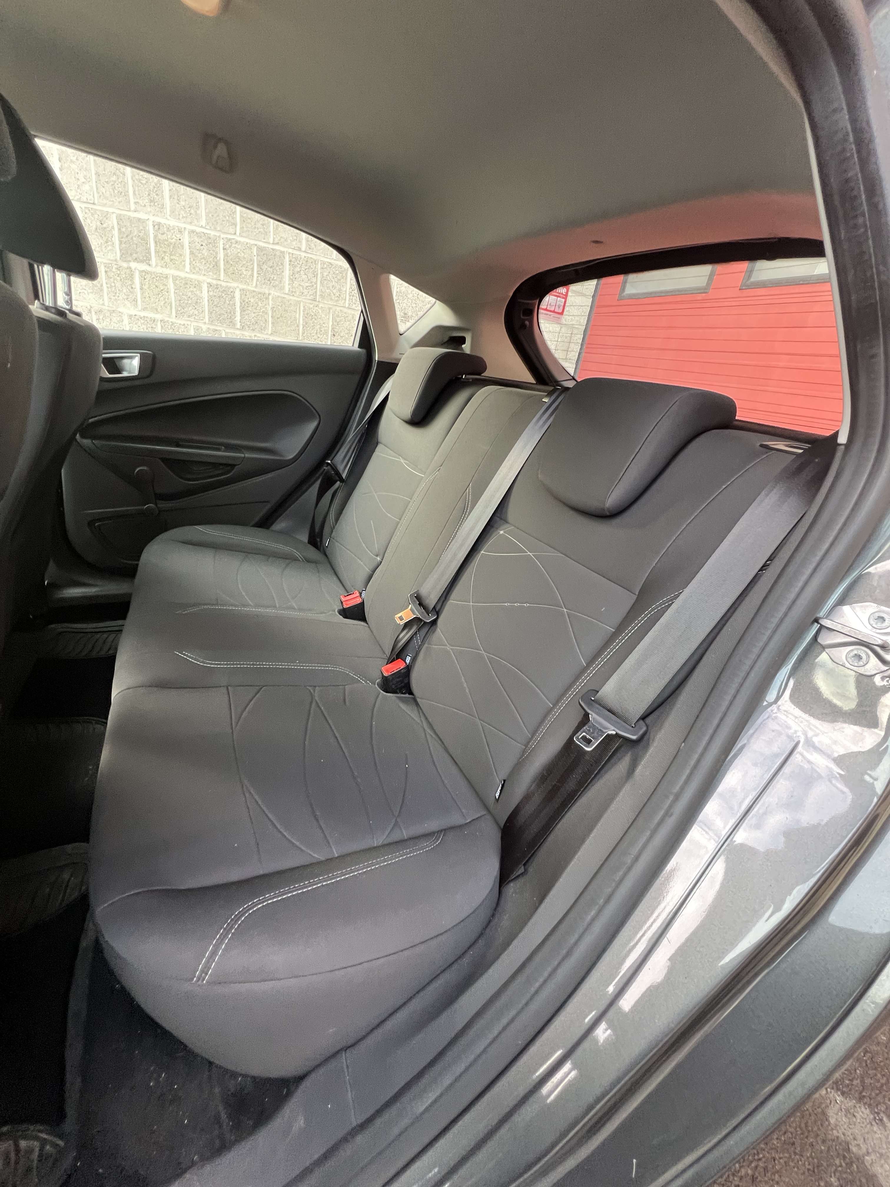 Ford Fiesta 1.0i Champions Edition + CLIM + CAR-PASS