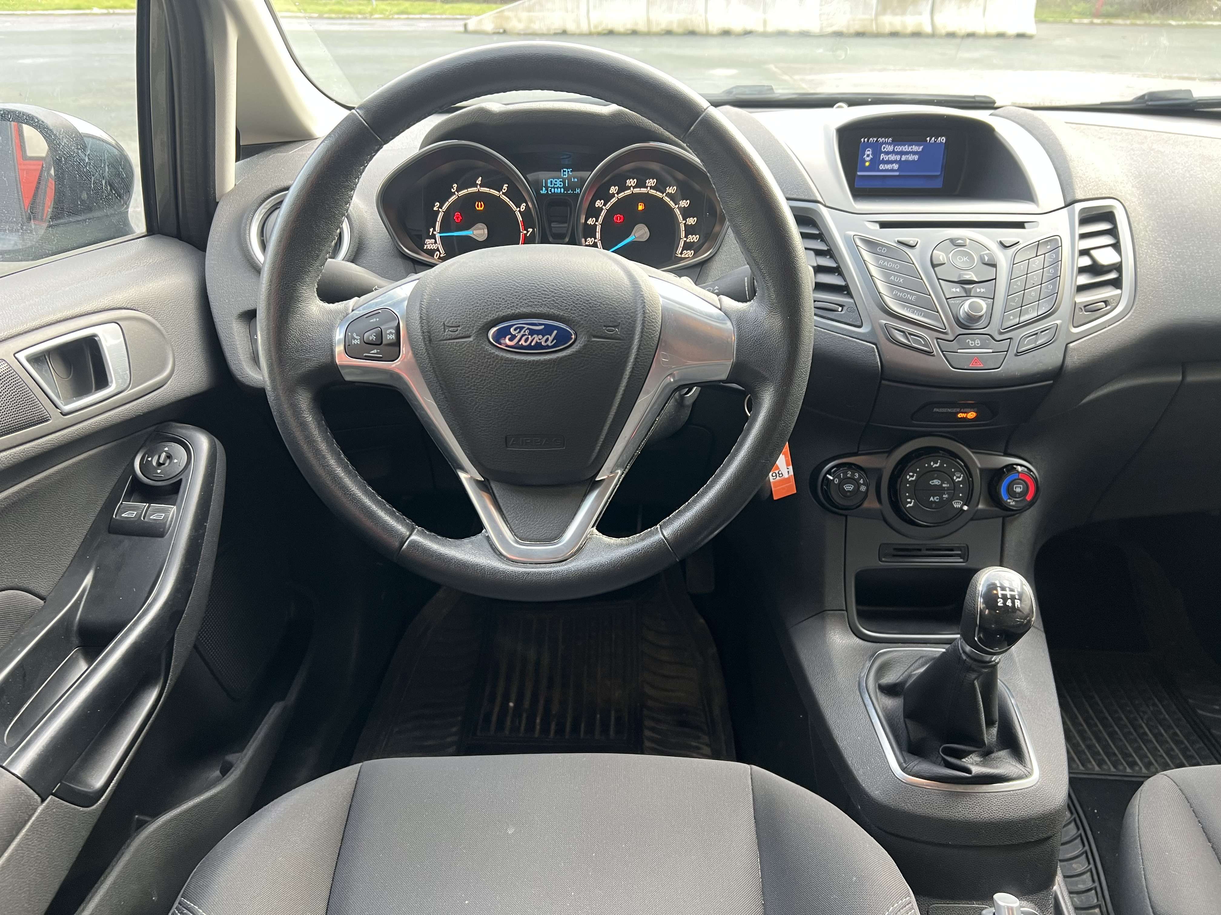 Ford Fiesta 1.0i Champions Edition + CLIM + CAR-PASS