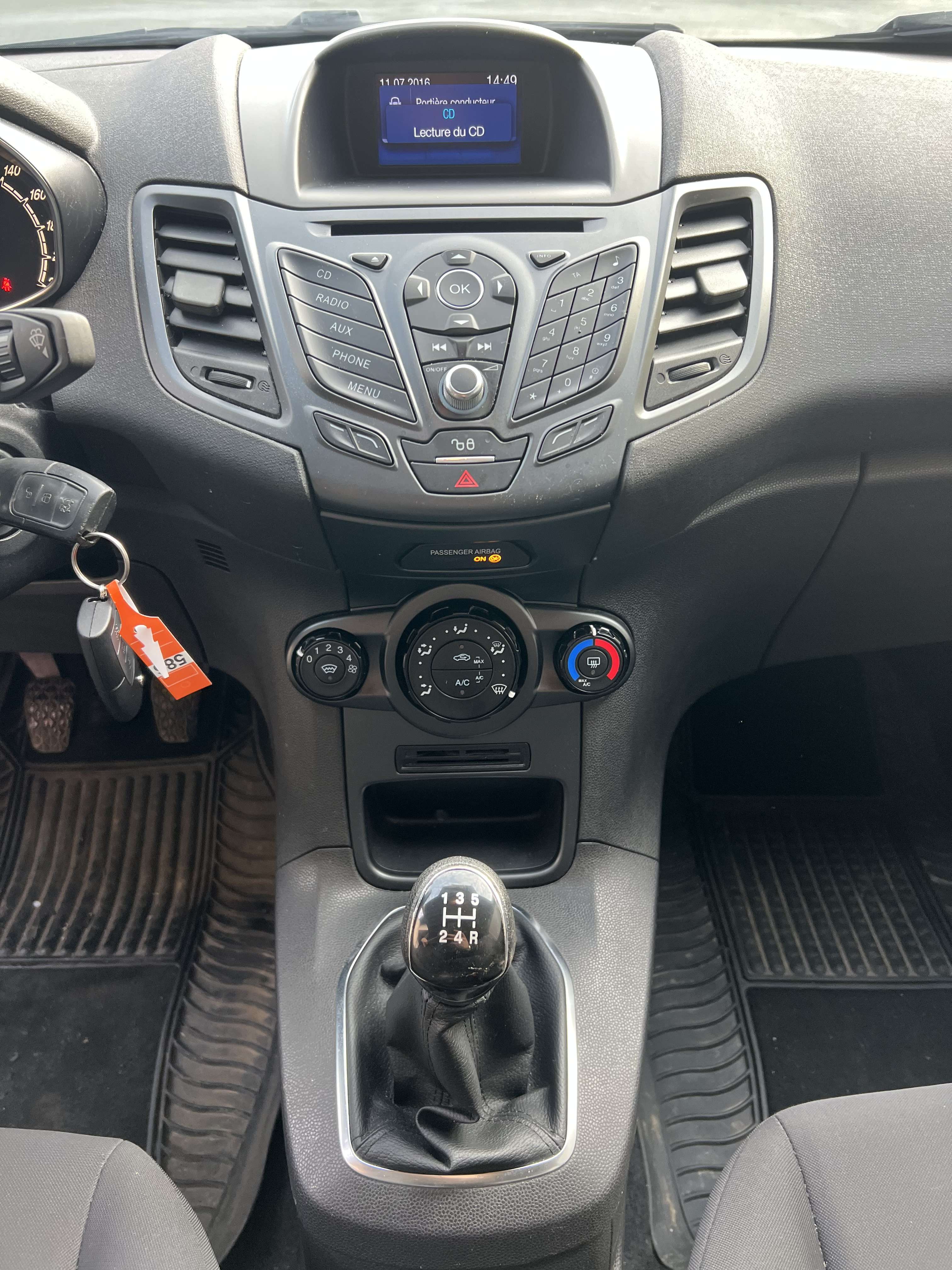 Ford Fiesta 1.0i Champions Edition + CLIM + CAR-PASS