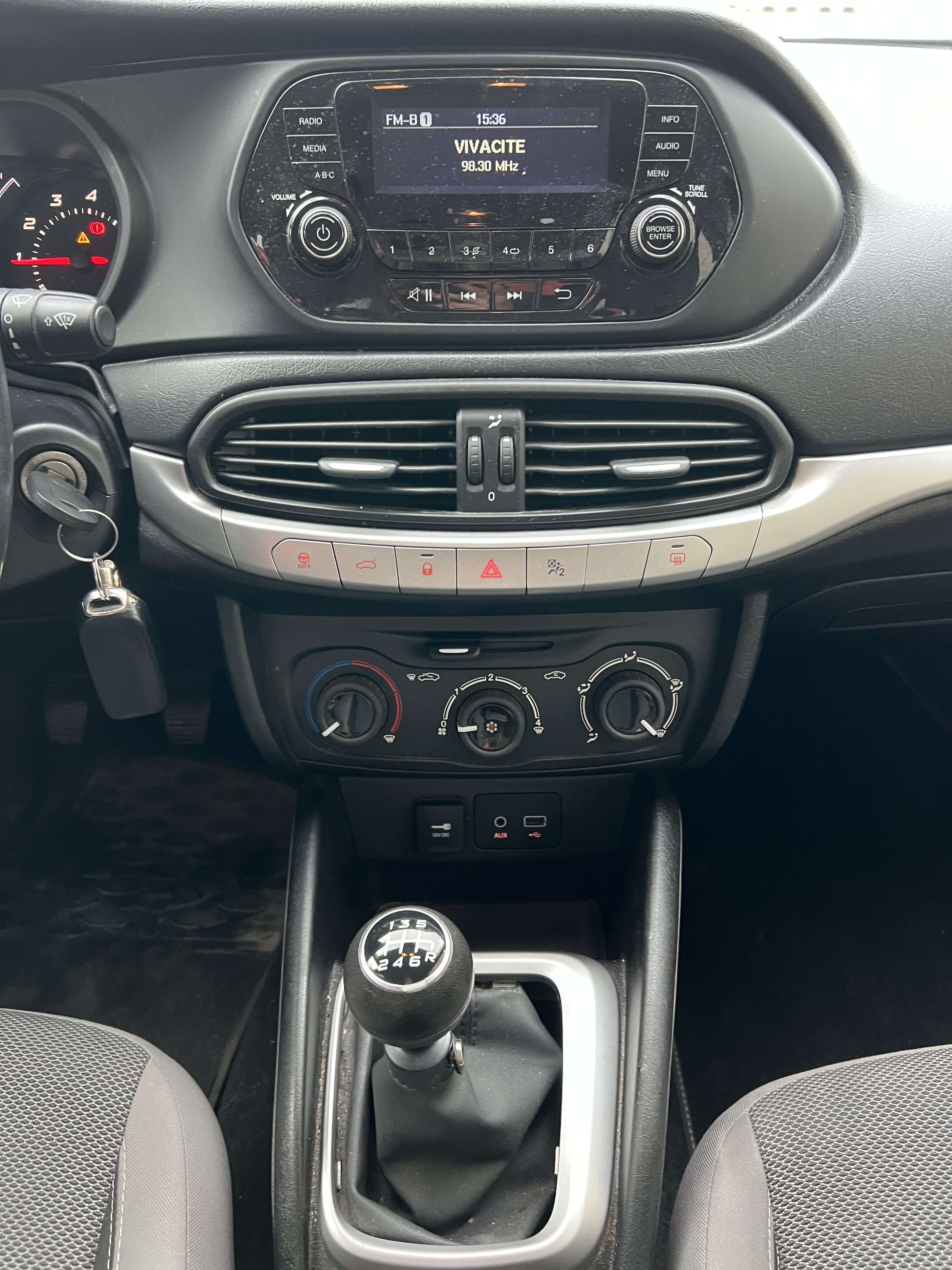 Fiat Tipo 1.4i Easy + CLIM + CAR-PASS