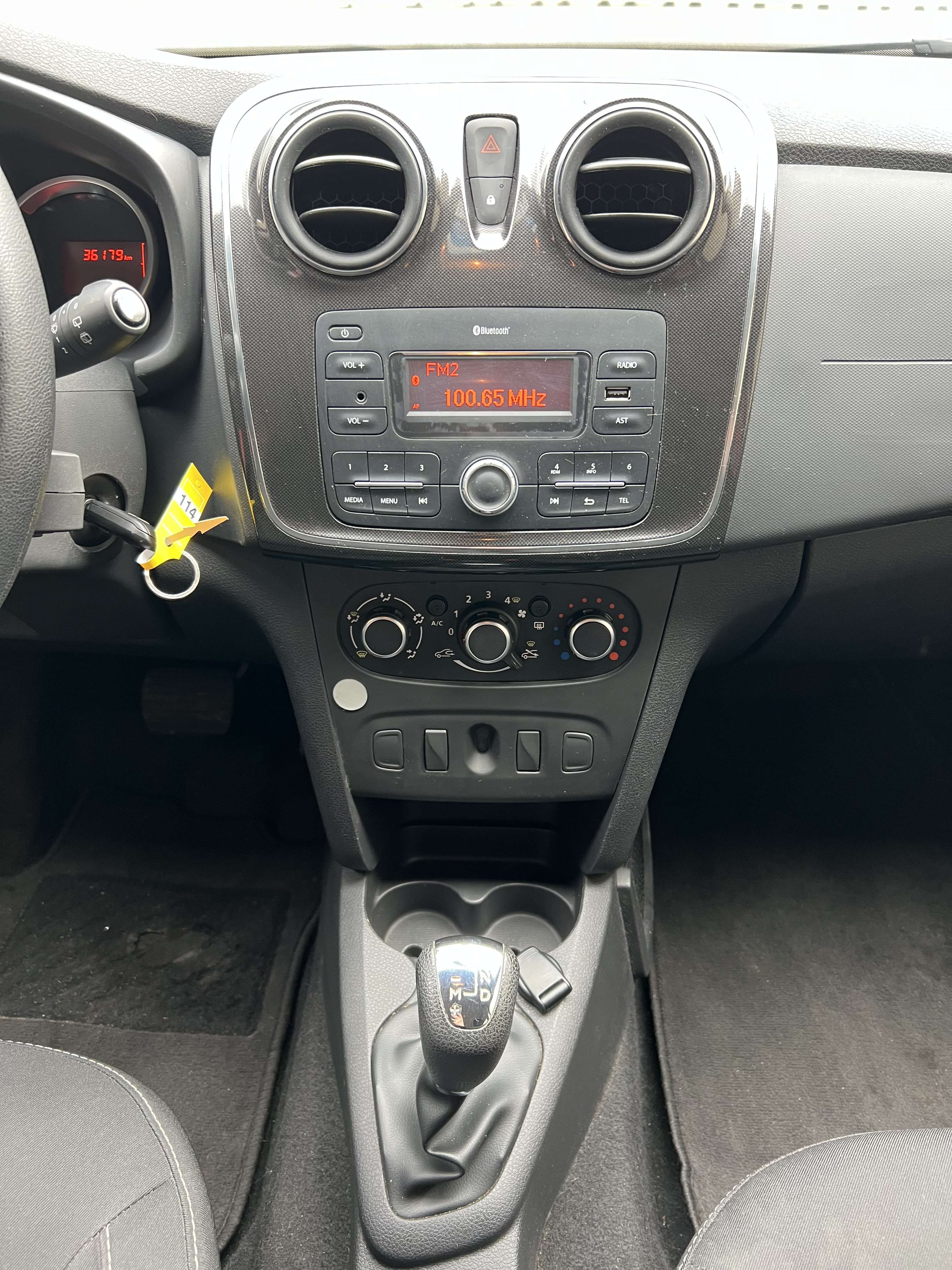 Dacia Logan MCV 0.9 TCe Lauréate Easy-R + CLIM + CAR-PASS