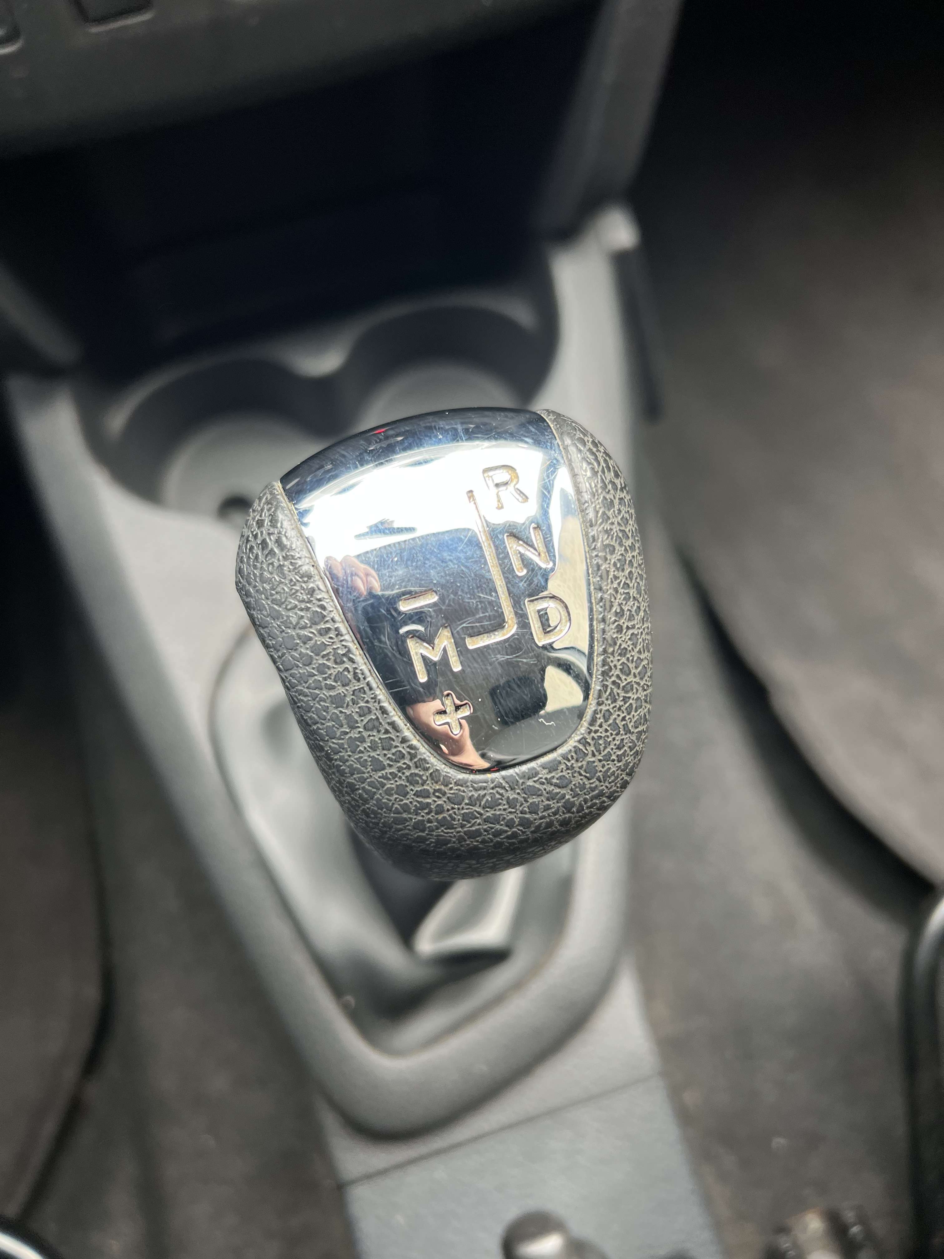 Dacia Logan MCV 0.9 TCe Lauréate Easy-R + CLIM + CAR-PASS