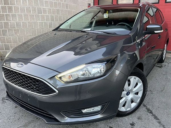 Ford Focus 1.0i EcoBoost Trend + CLIM + NAVI + CARNET