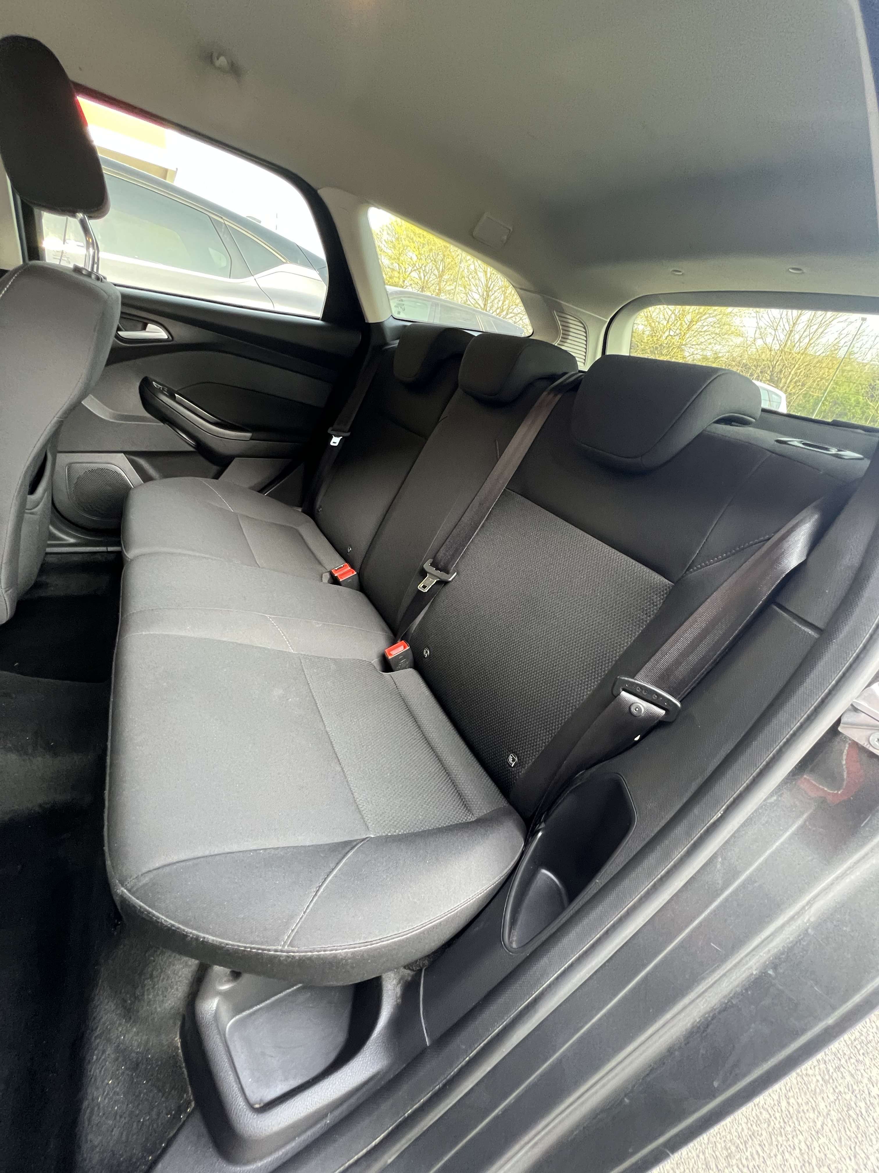 Ford Focus 1.0i EcoBoost Trend + CLIM + NAVI + CARNET