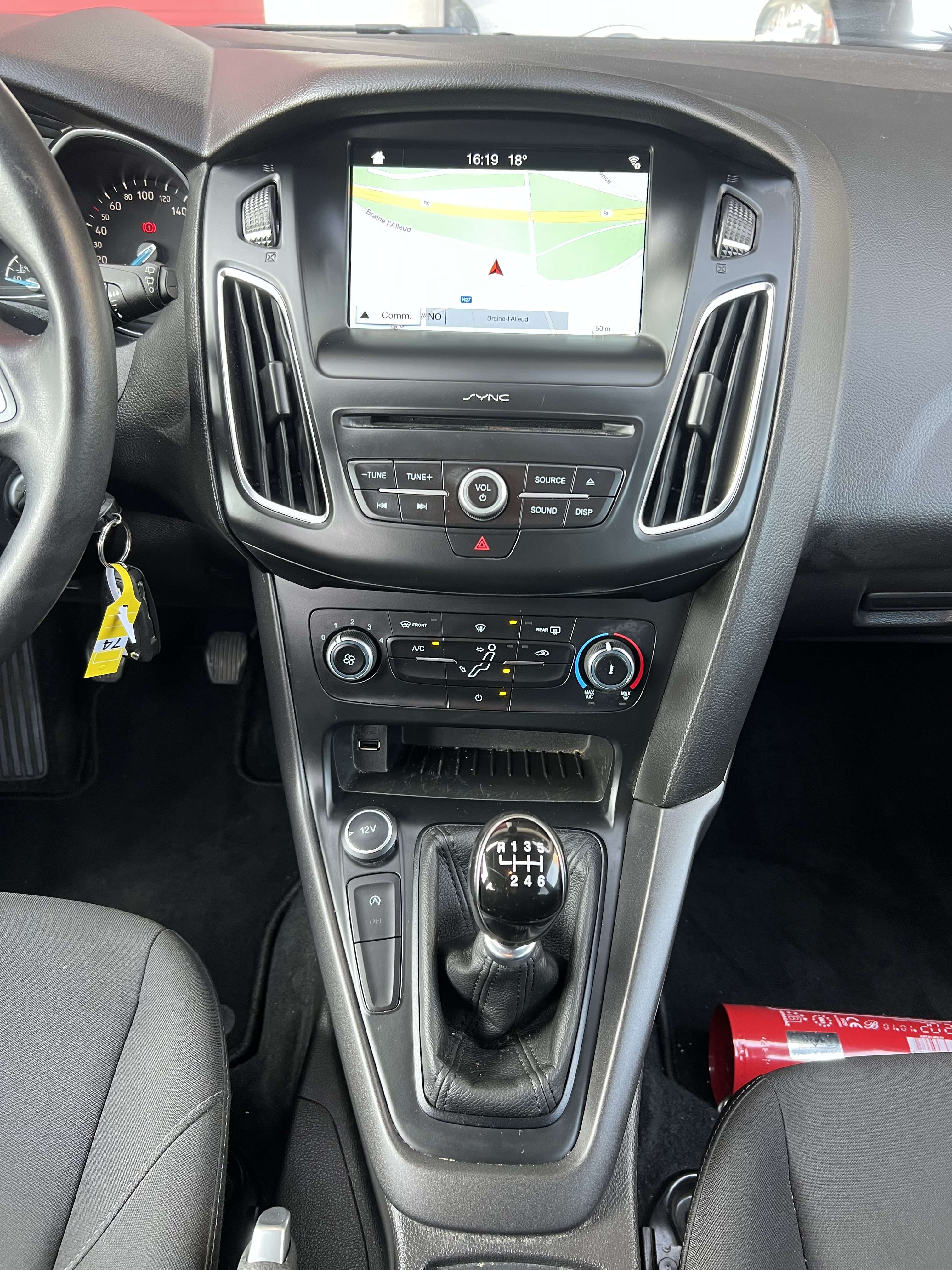 Ford Focus 1.0i EcoBoost Trend + CLIM + NAVI + CARNET