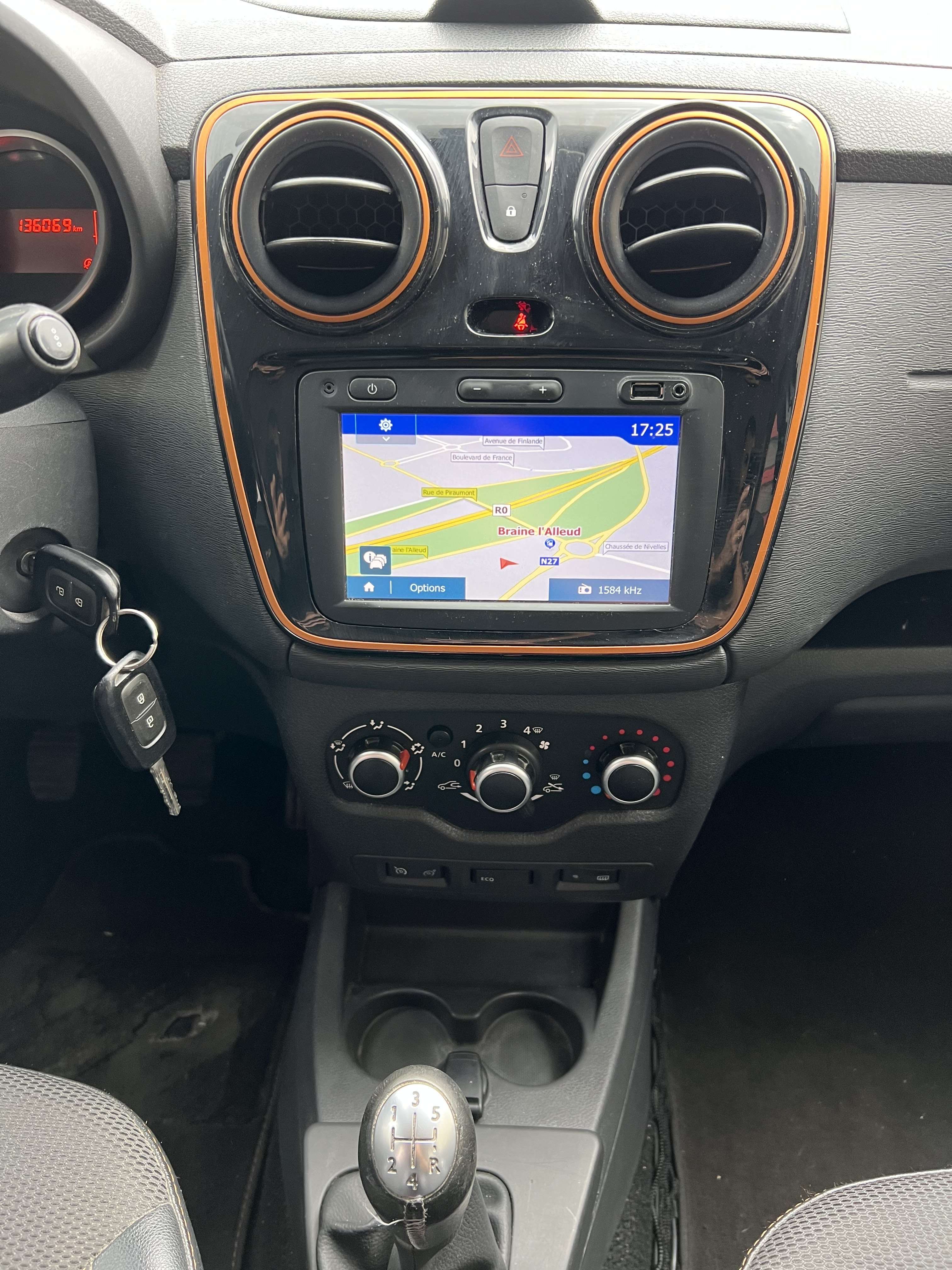 Dacia Lodgy Stepway 1.2 TCe Explorer+ 7 PL +CLIM +CAMÉRA +NAV