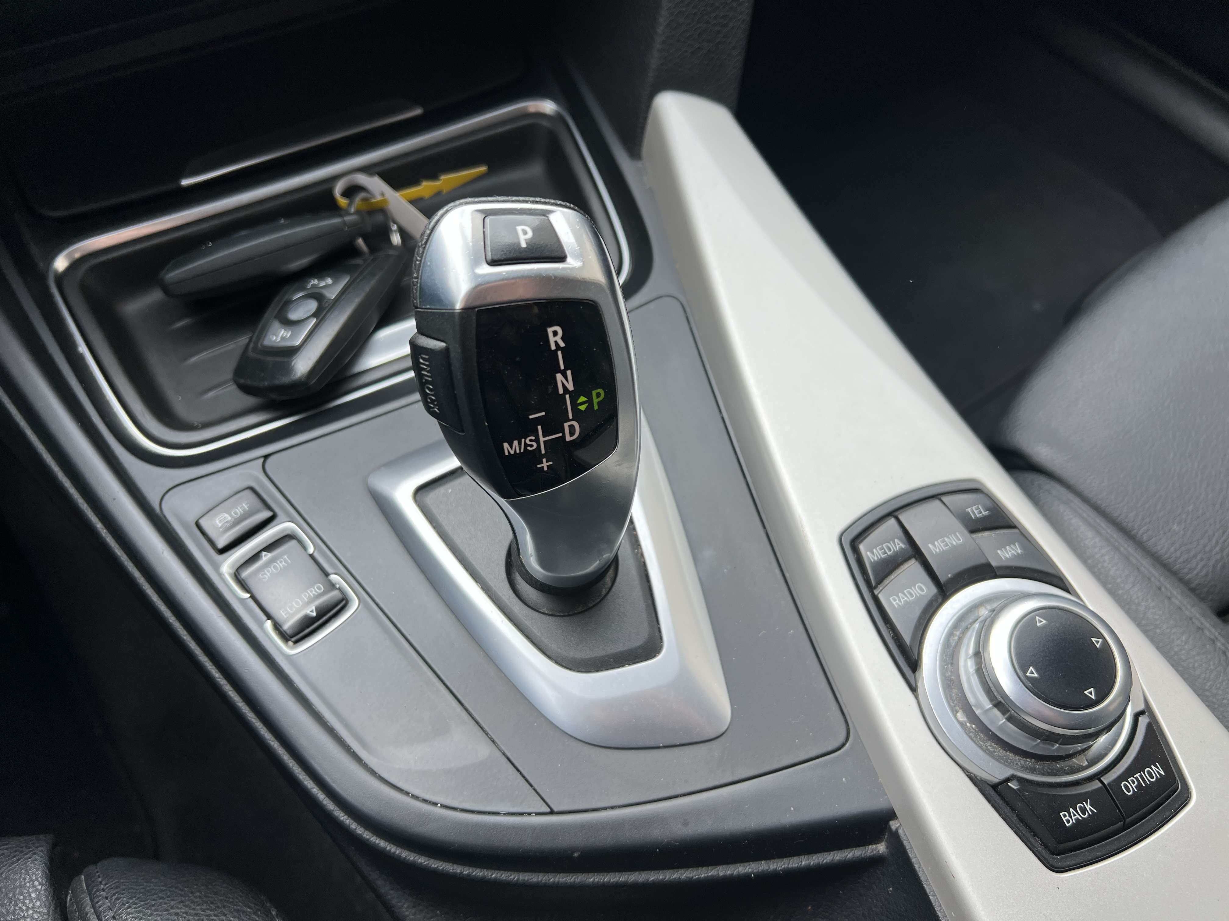 BMW 316 dA + NAVI + CUIR + BOITE AUTO