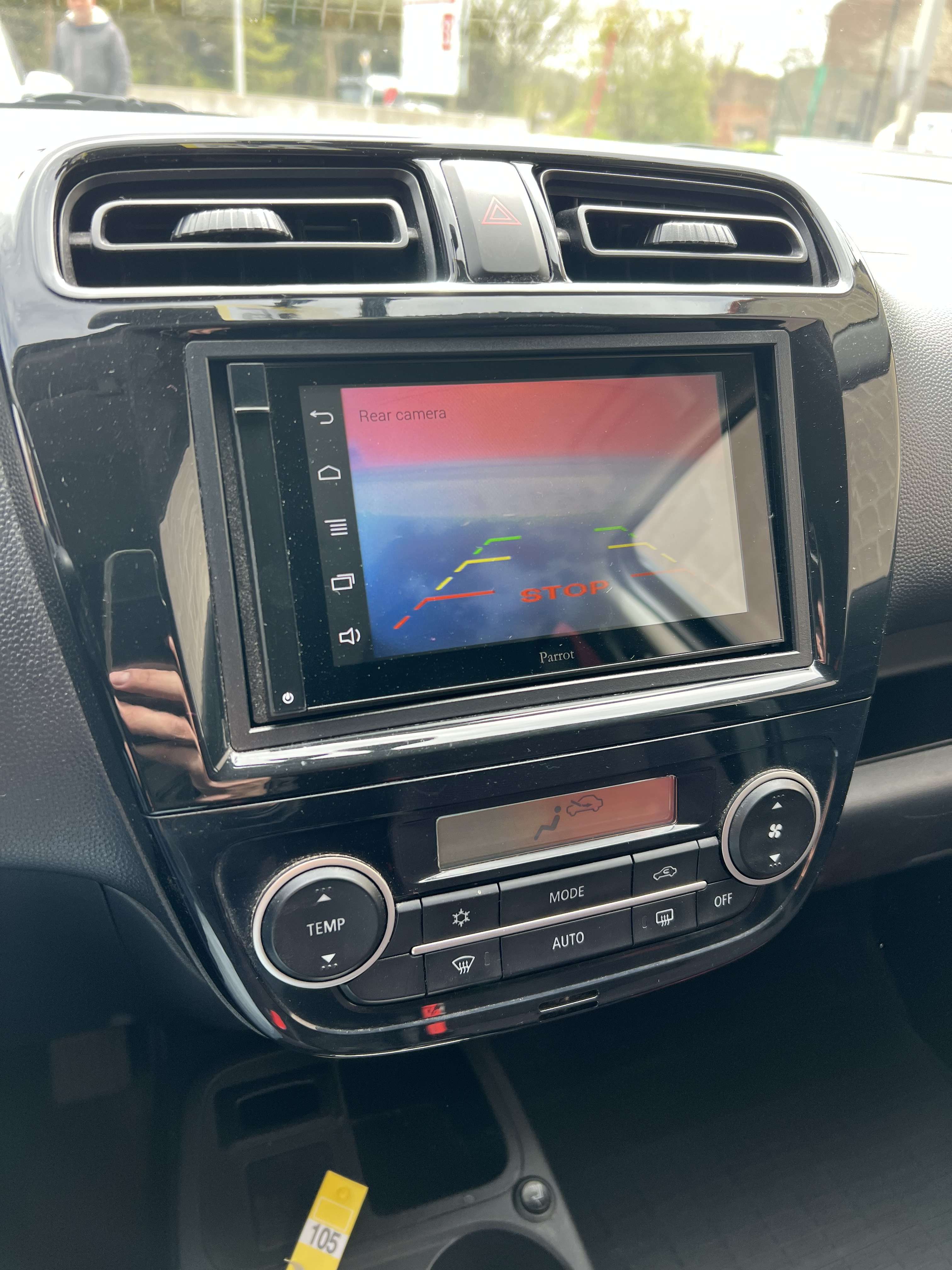 Mitsubishi Space Star 1.2i ClearTec Touch Edition CVT + CAMÉRA + CLIM