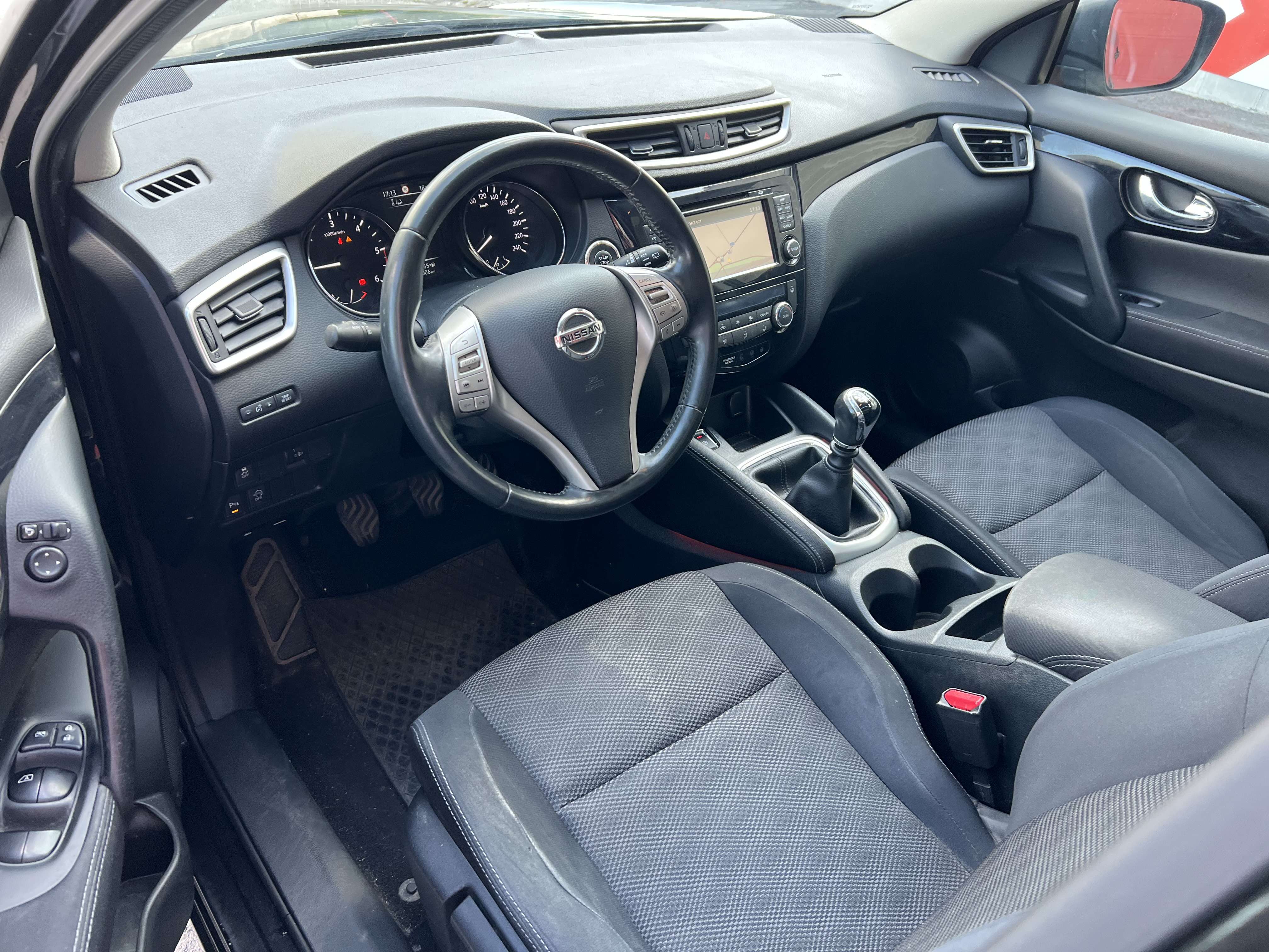 Nissan Qashqai 1.6 dCi 2WD Acenta (6.570 € HTVA) CAMÉRA + NAVI