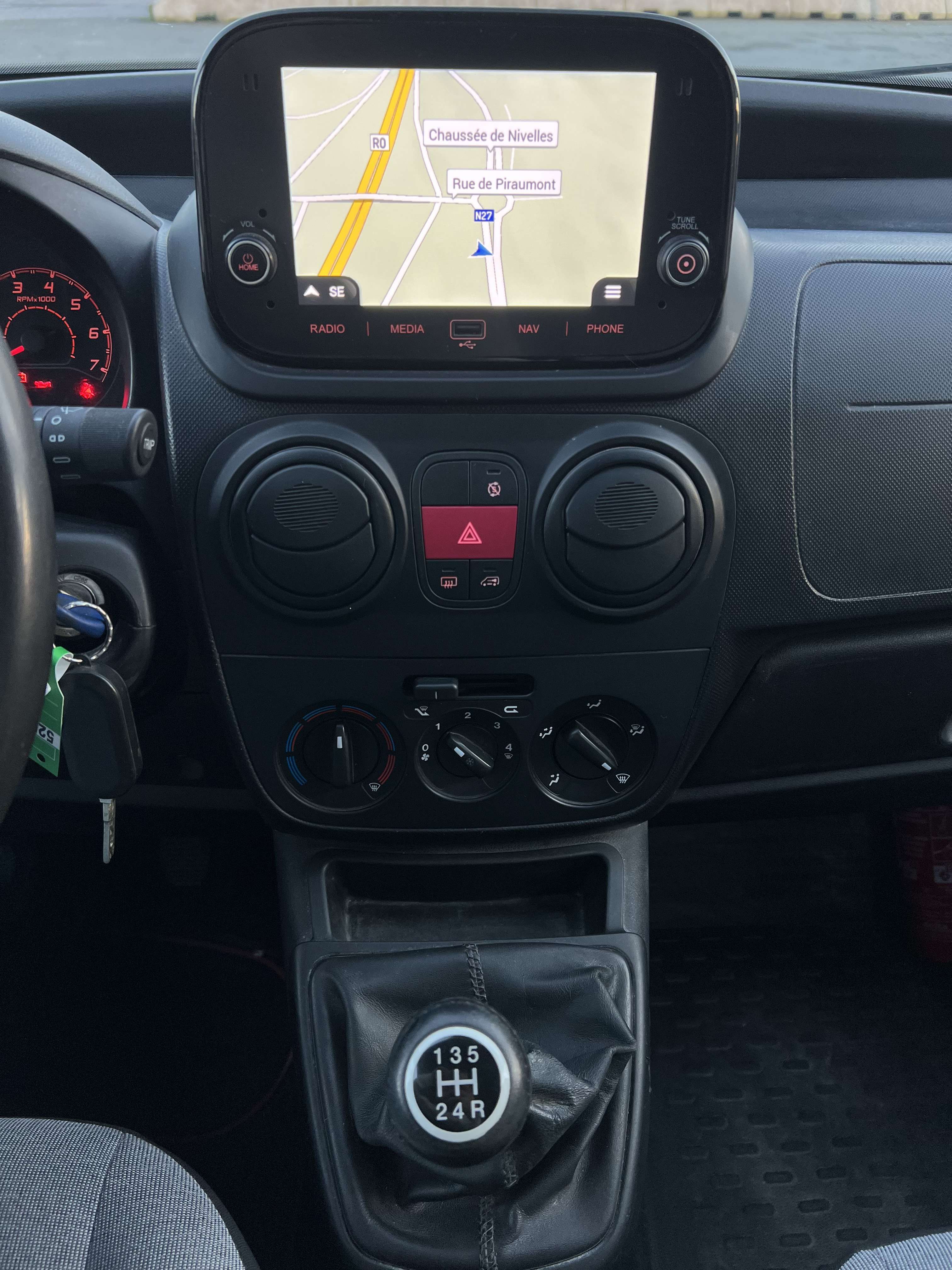 Fiat Fiorino 1.3 Multijet Adventure Ecojet + NAVI + CLIM