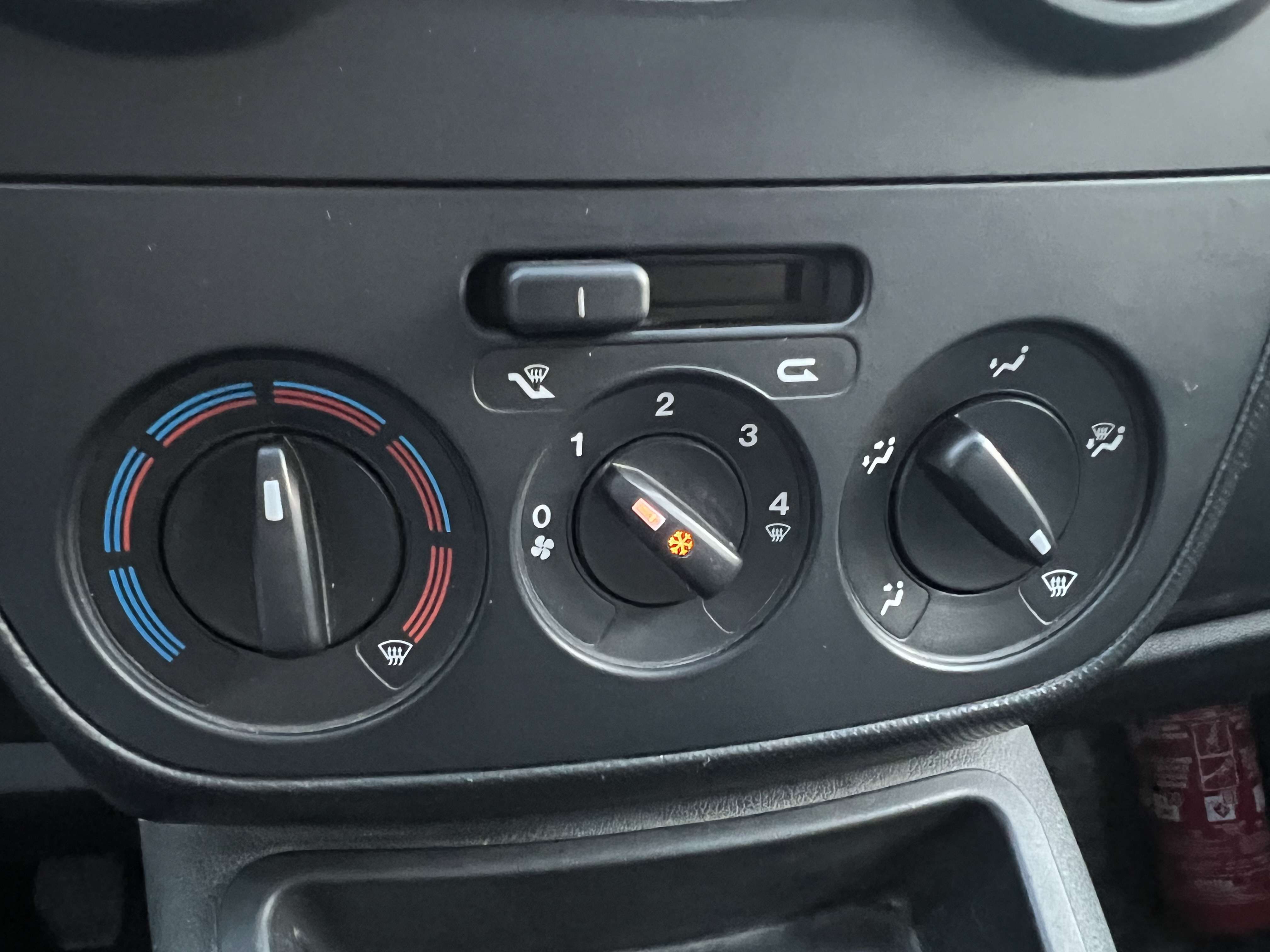 Fiat Fiorino 1.3 Multijet Adventure Ecojet + NAVI + CLIM