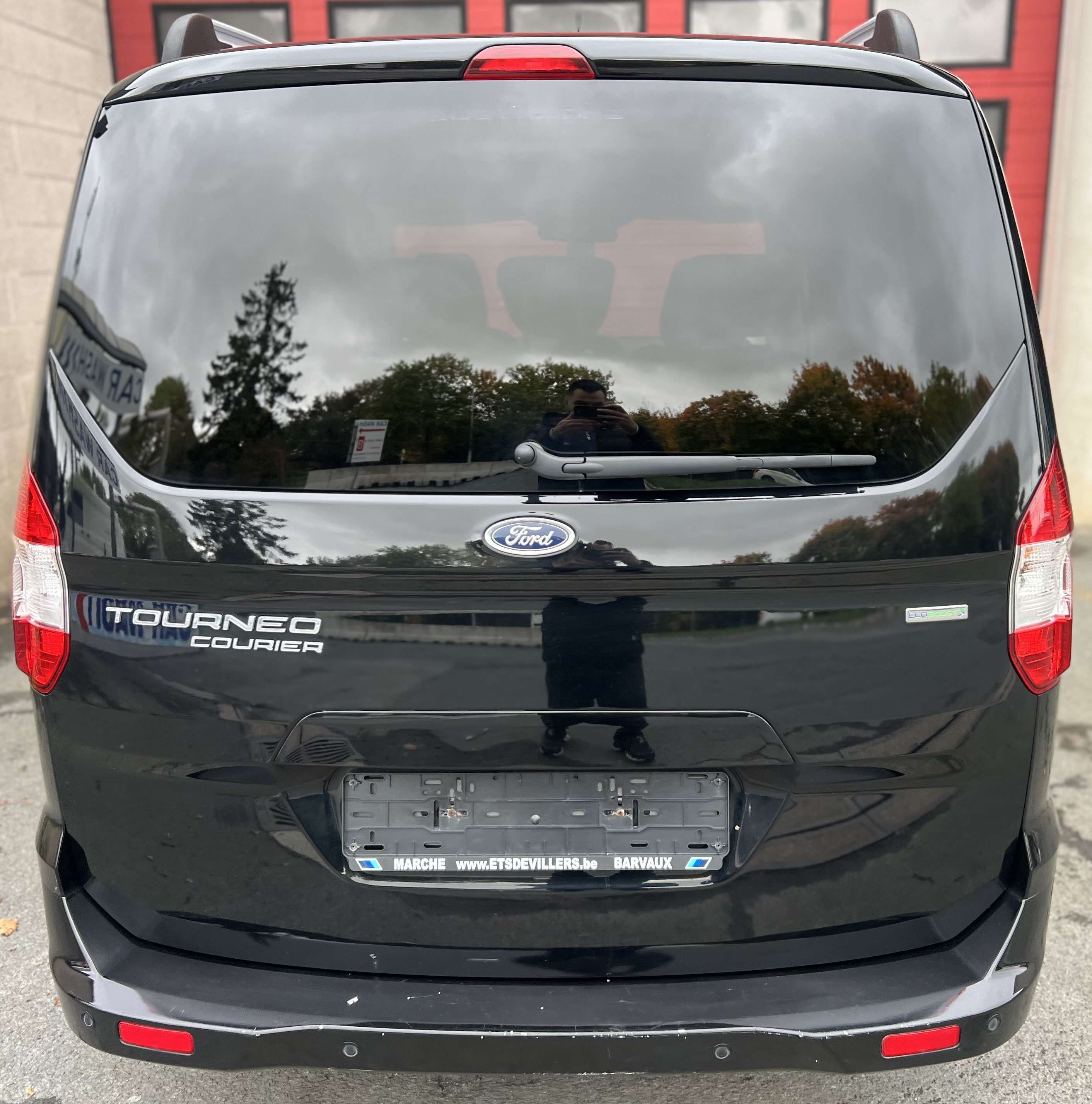 Ford Tourneo Courier 1.0 EcoBoost + CLIM + CAR-PASS + 5 PL