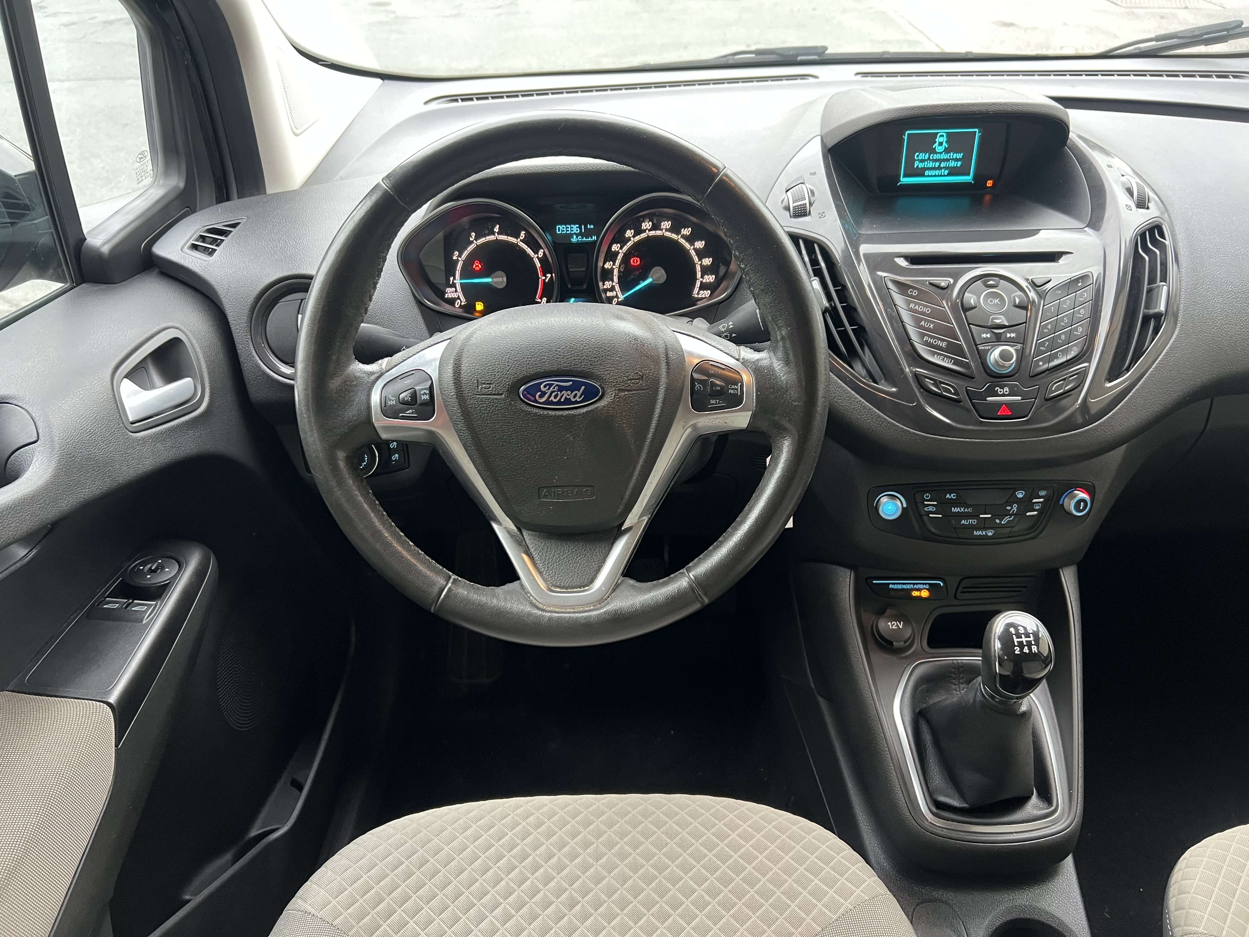 Ford Tourneo Courier 1.0 EcoBoost + CLIM + CAR-PASS + 5 PL
