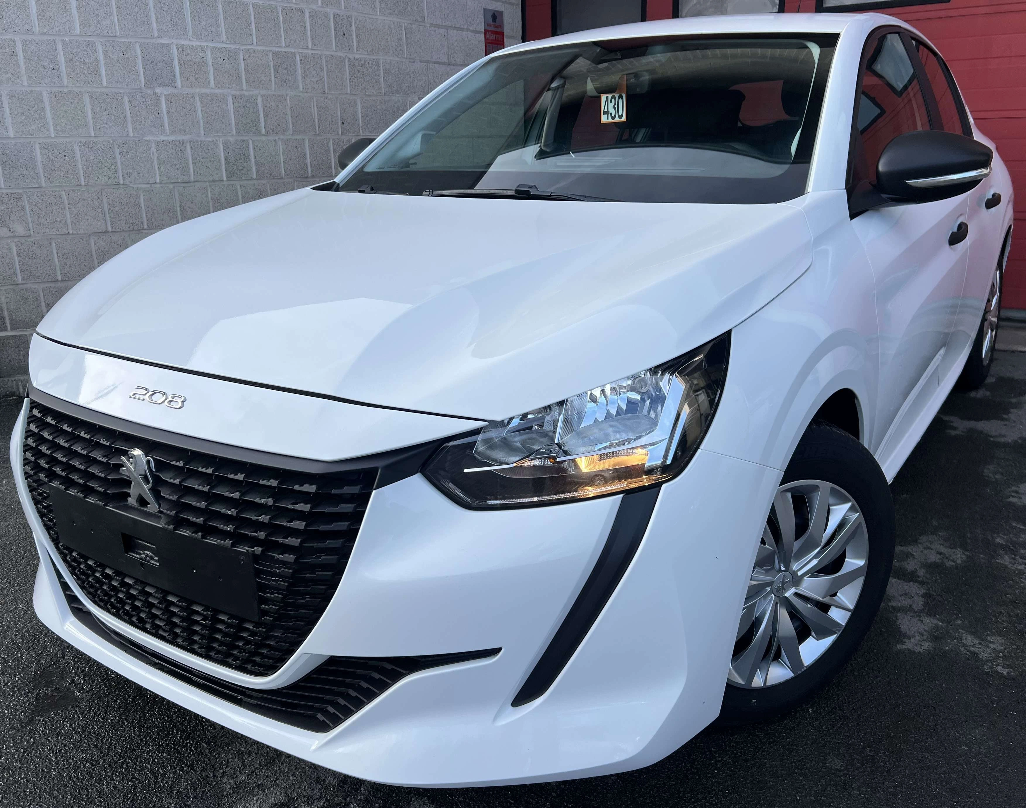 Peugeot 208 1.2i Like + CLIM + CAR-PASS