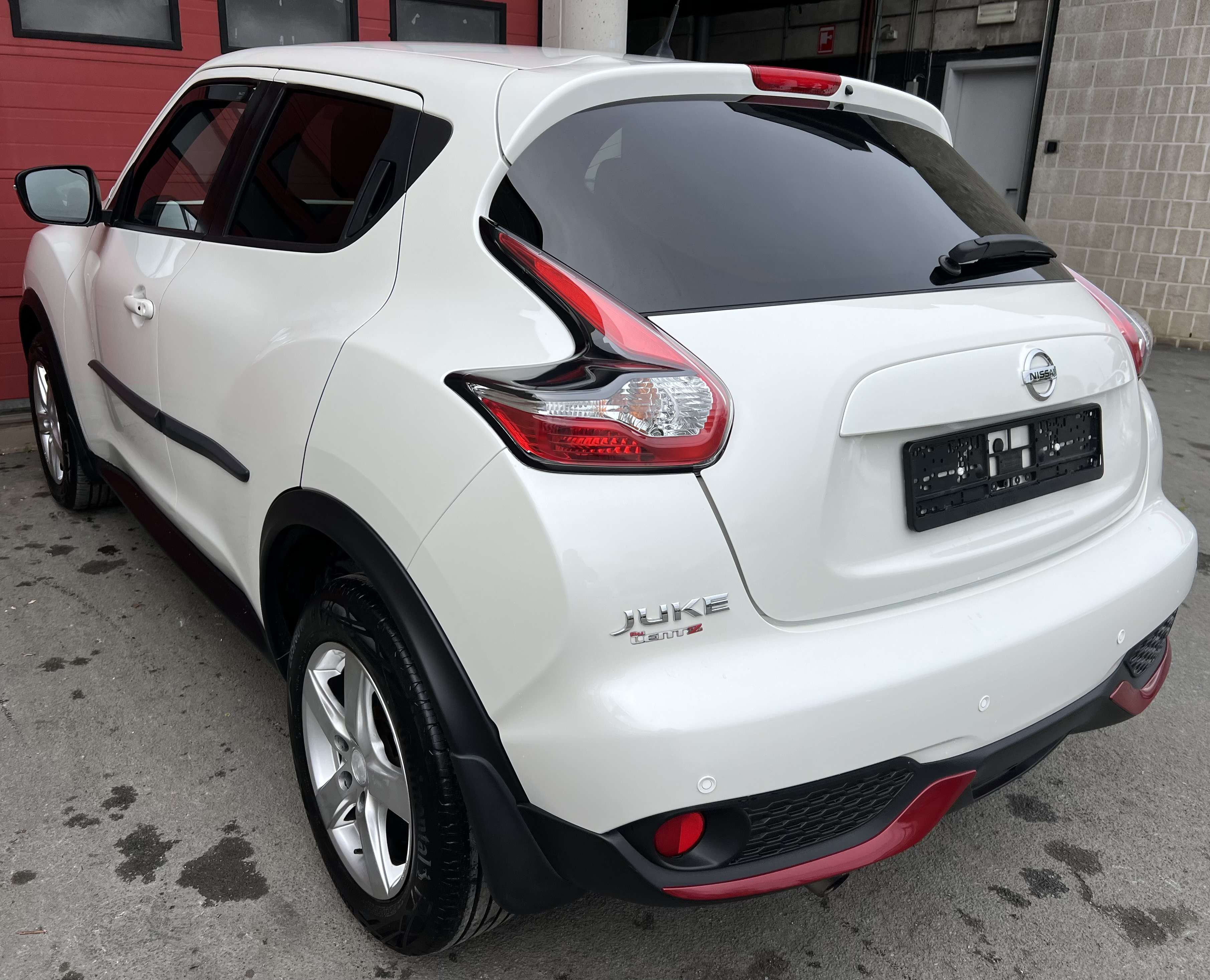 Nissan Juke 1.2 DIG-T 2WD N-Connecta +CAR-PASS +CAMÉRA +NAVI