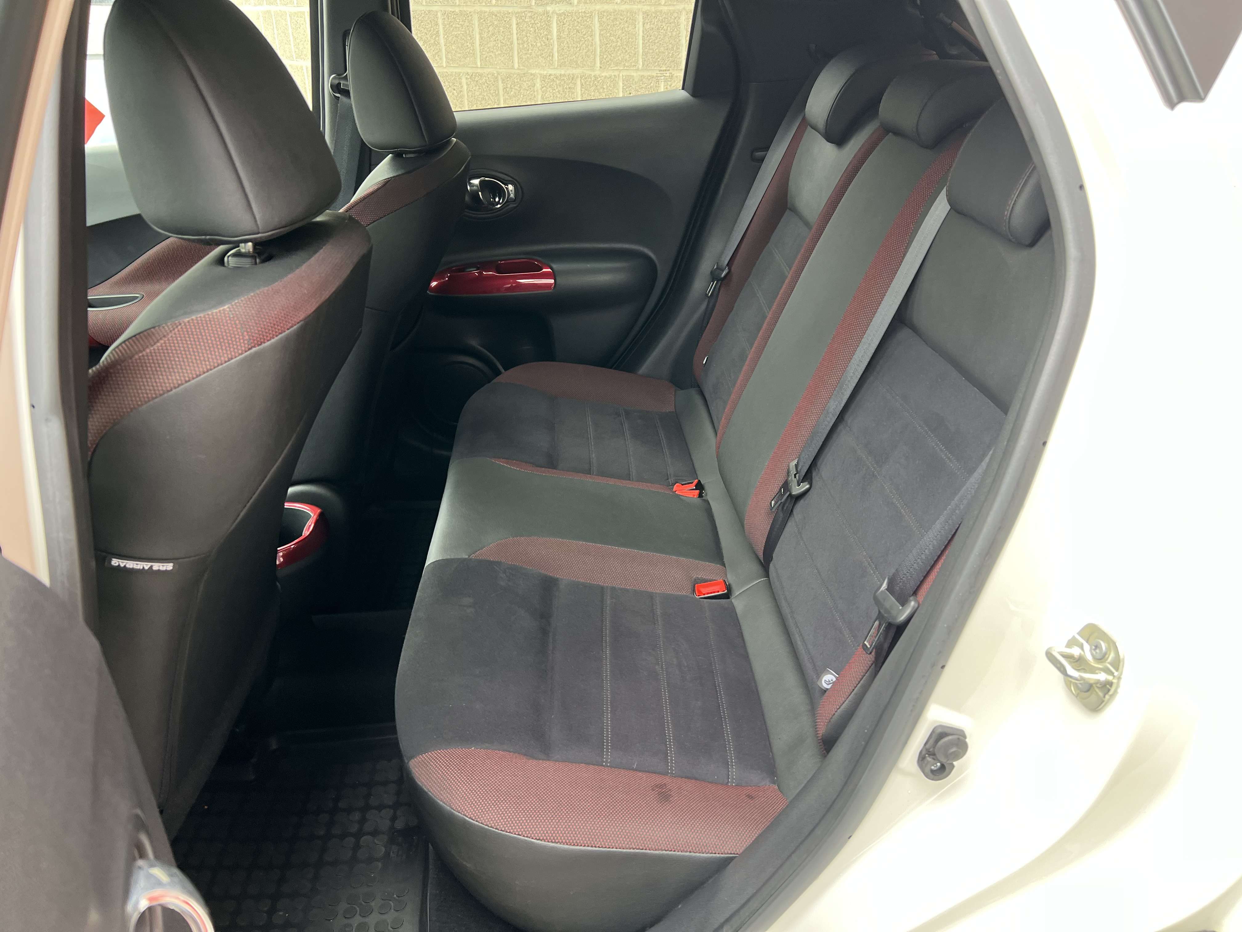 Nissan Juke 1.2 DIG-T 2WD N-Connecta +CAR-PASS +CAMÉRA +NAVI