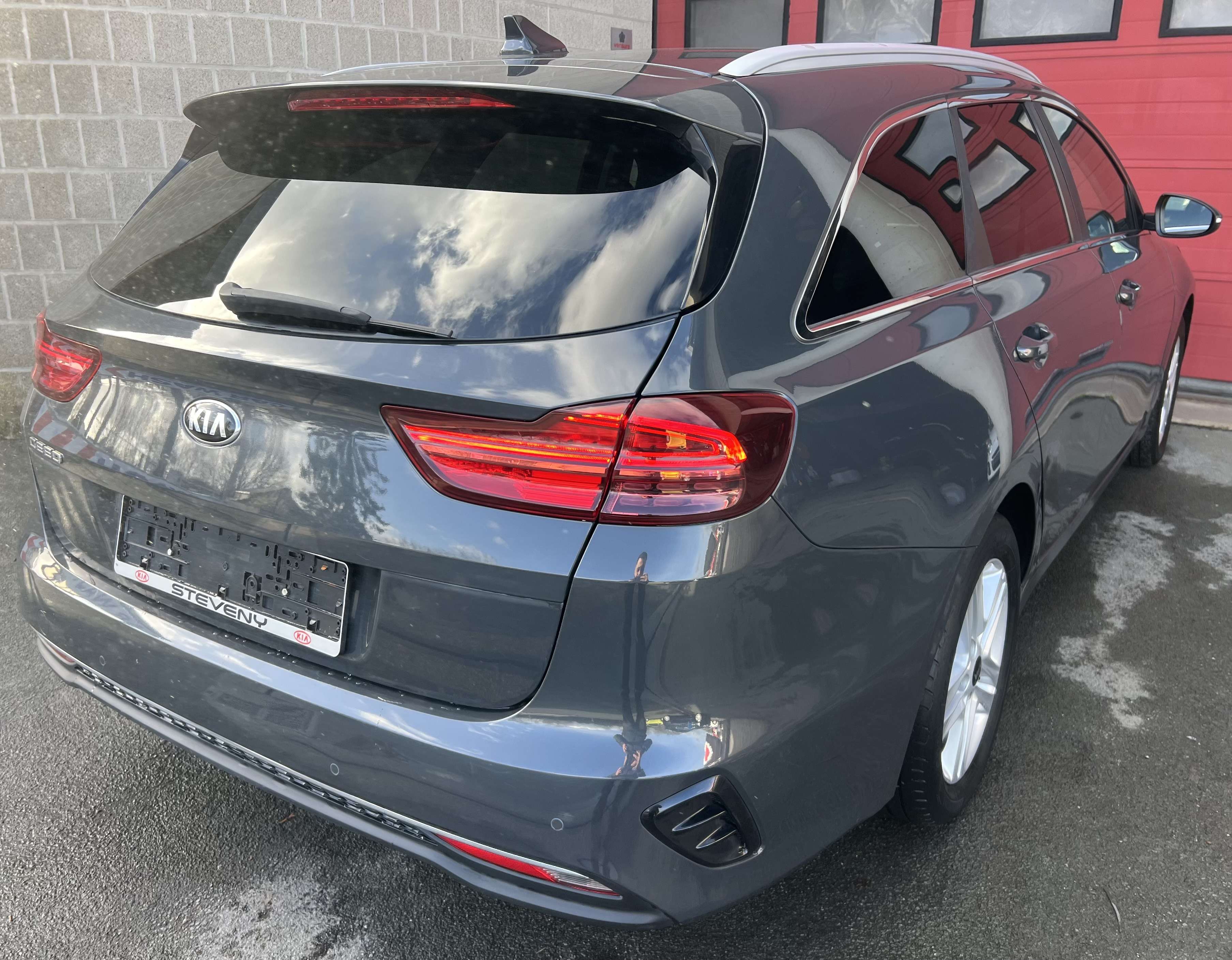 Kia Ceed SW / cee'd SW 1.6 CRDi Navi Edition ISG + CAMÉRA + NAVI + CLIM