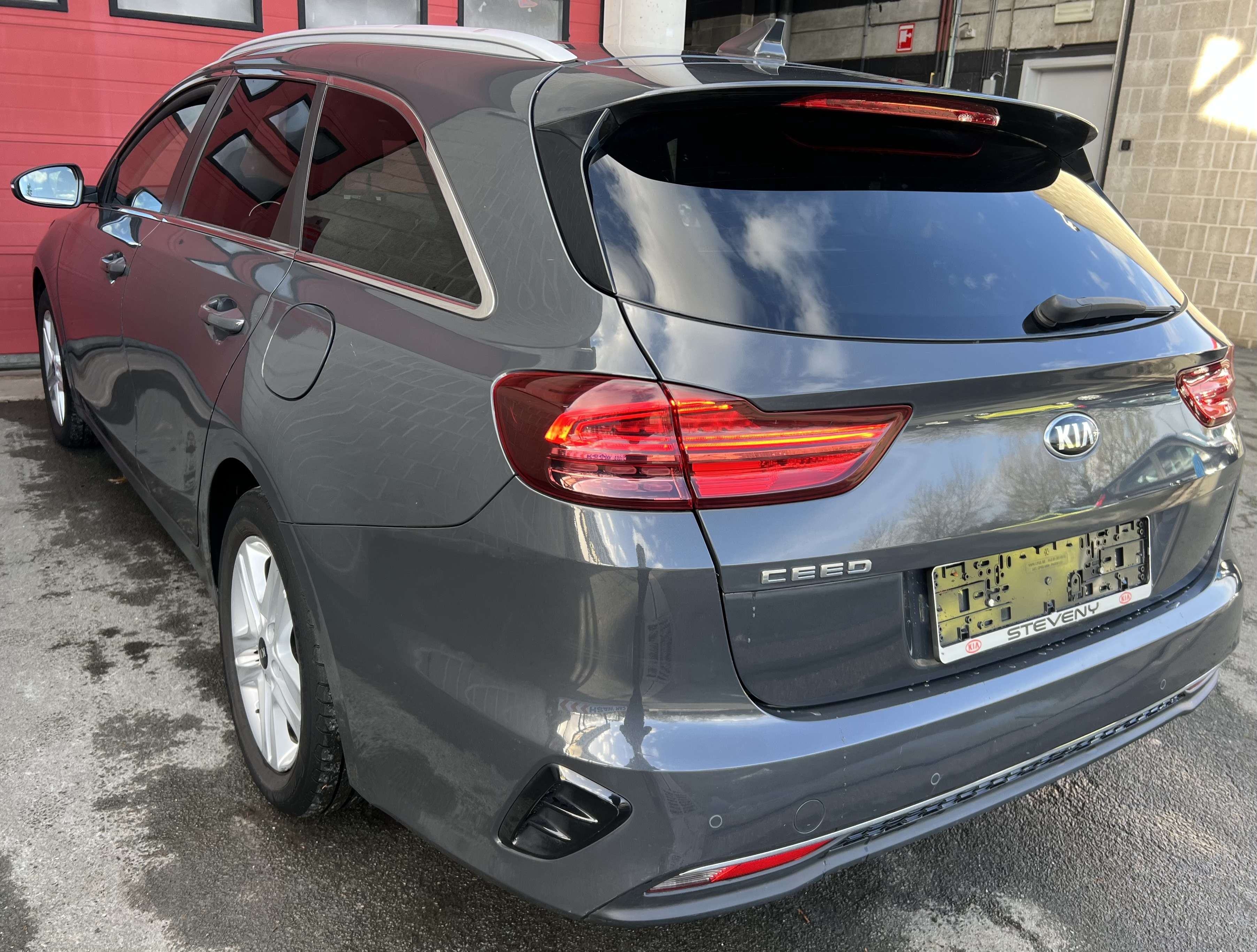Kia Ceed SW / cee'd SW 1.6 CRDi Navi Edition ISG + CAMÉRA + NAVI + CLIM
