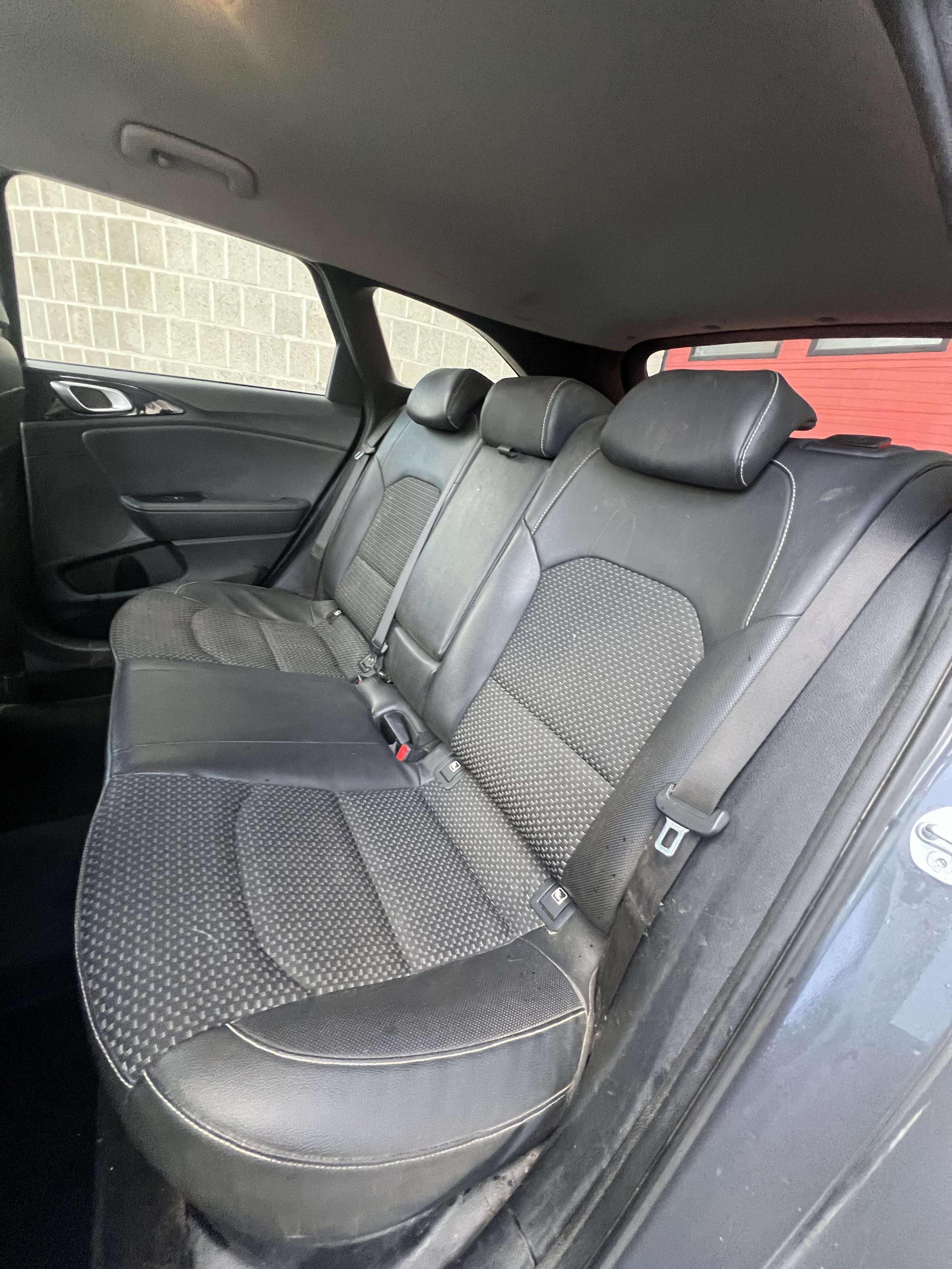 Kia Ceed SW / cee'd SW 1.6 CRDi Navi Edition ISG + CAMÉRA + NAVI + CLIM