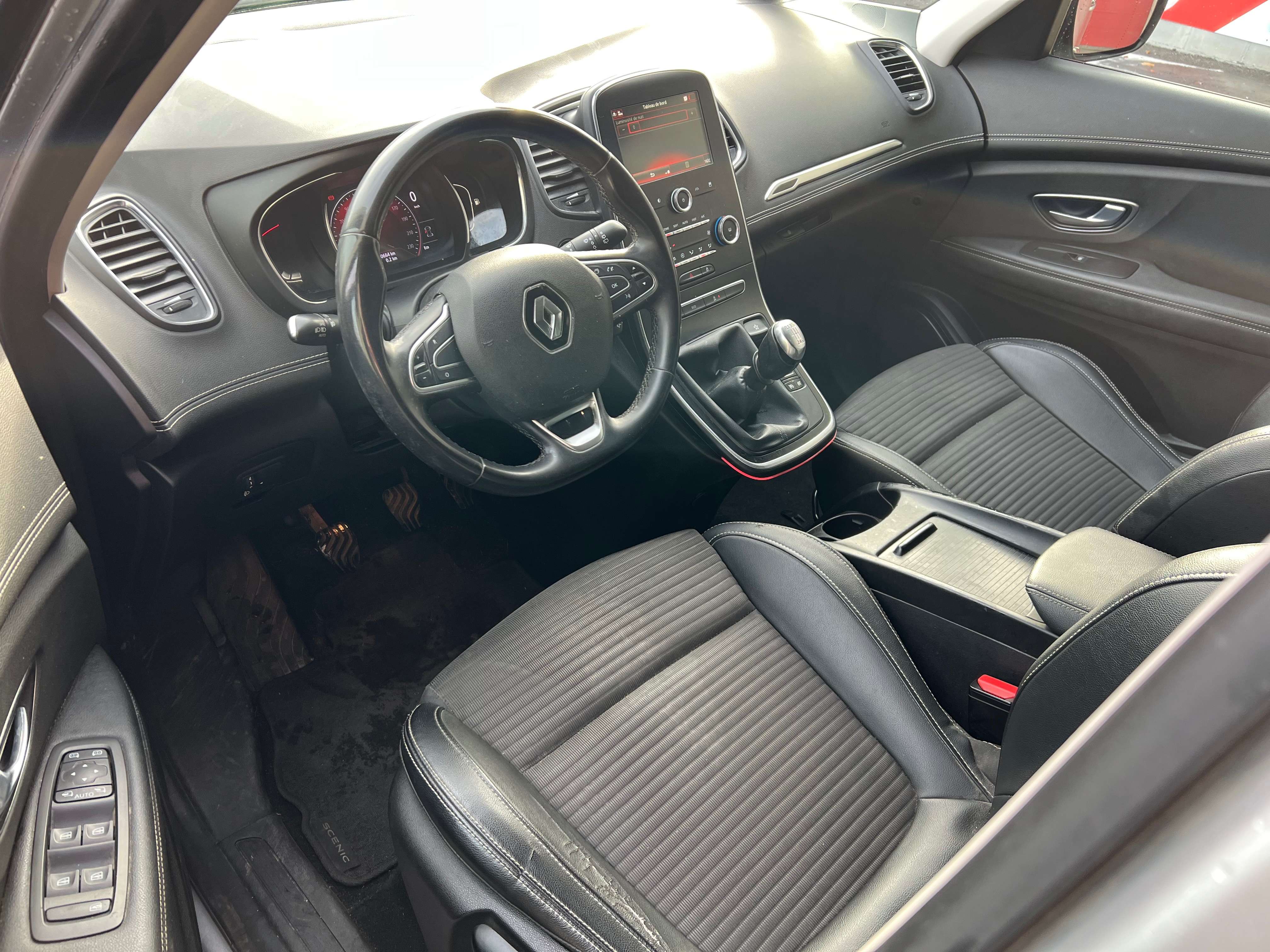 Renault Grand Scenic 1.7 Blue dCi Black Edition + 7 PLACES + CLIM