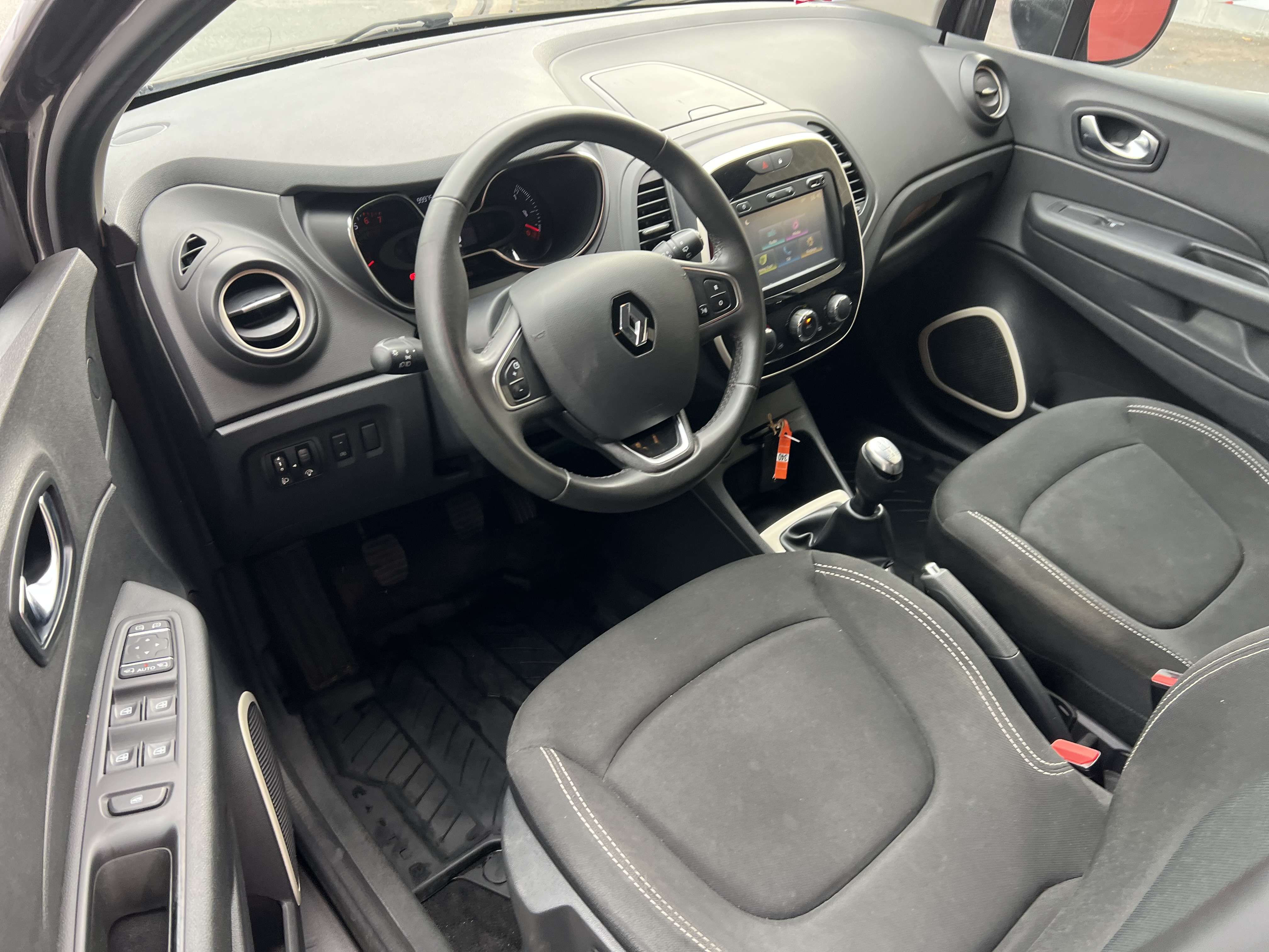Renault Captur 0.9 TCe Zen + CLIM + CAR-PASS