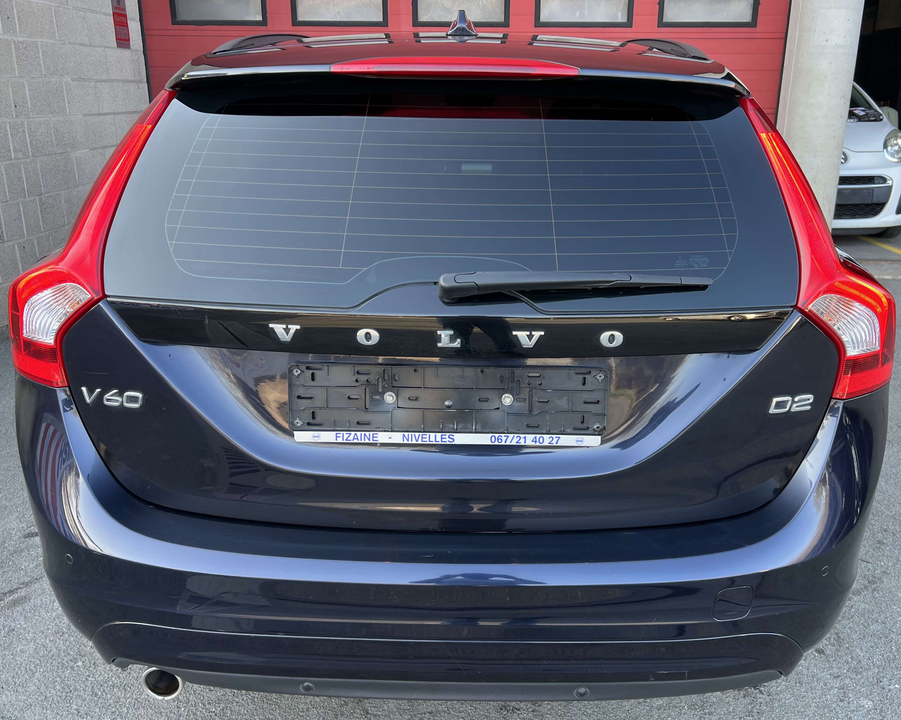 Volvo V60 2.0 D2 Dynamic Edition / EURO 6b + NAVI+ CARNET