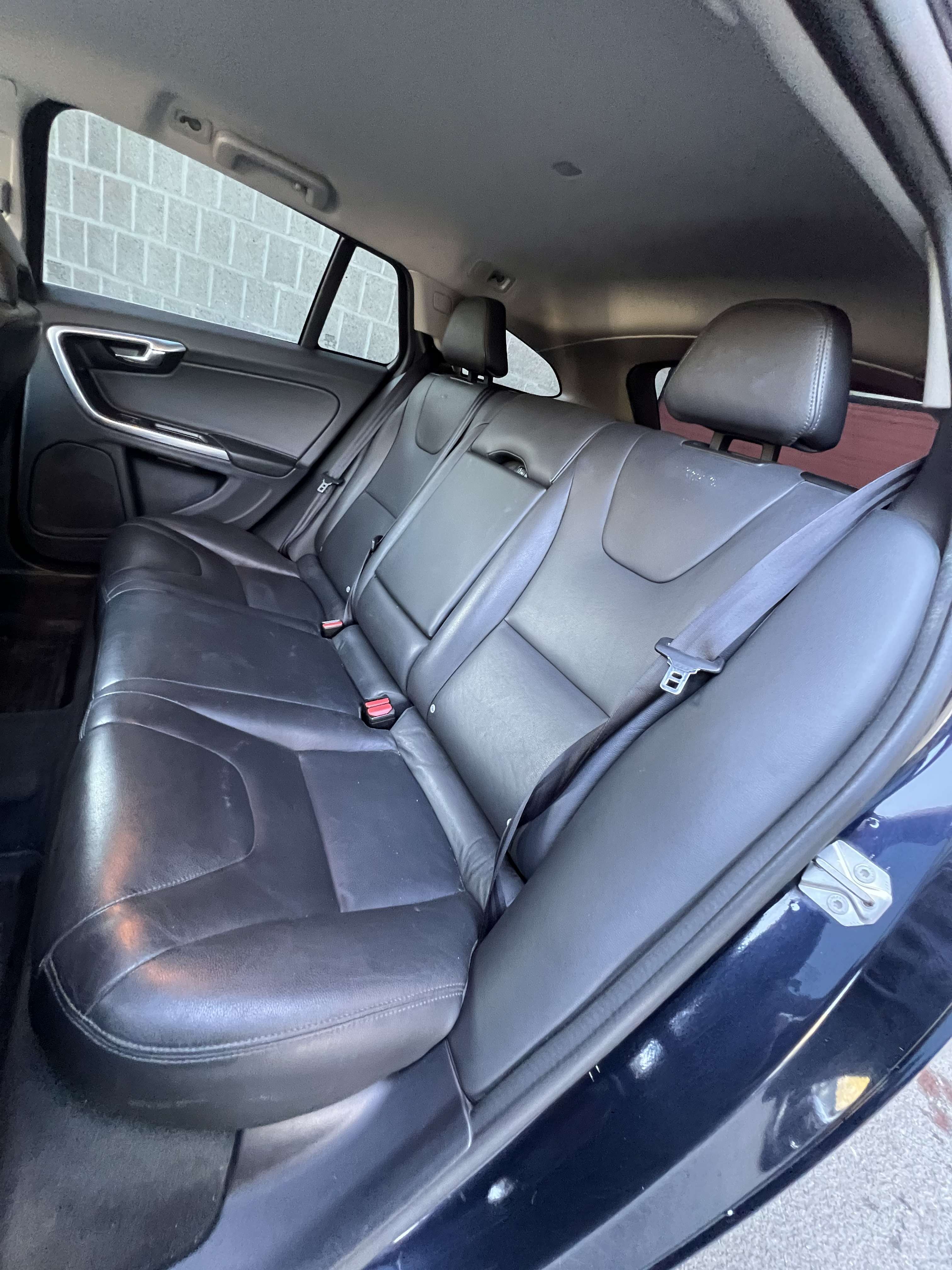 Volvo V60 2.0 D2 Dynamic Edition / EURO 6b + NAVI+ CARNET