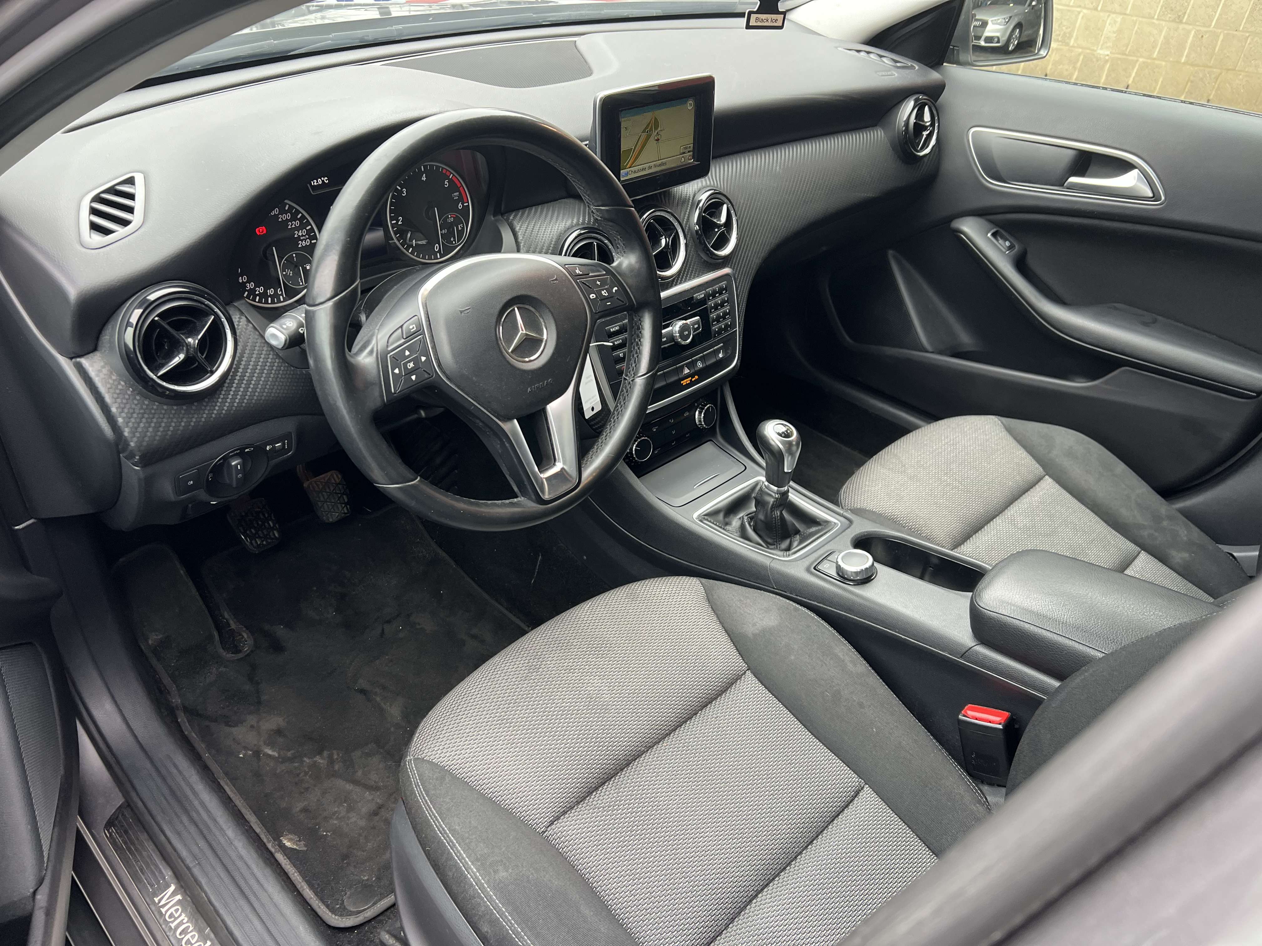Mercedes-Benz GLA 180 d + NAVIGATION + CLIM