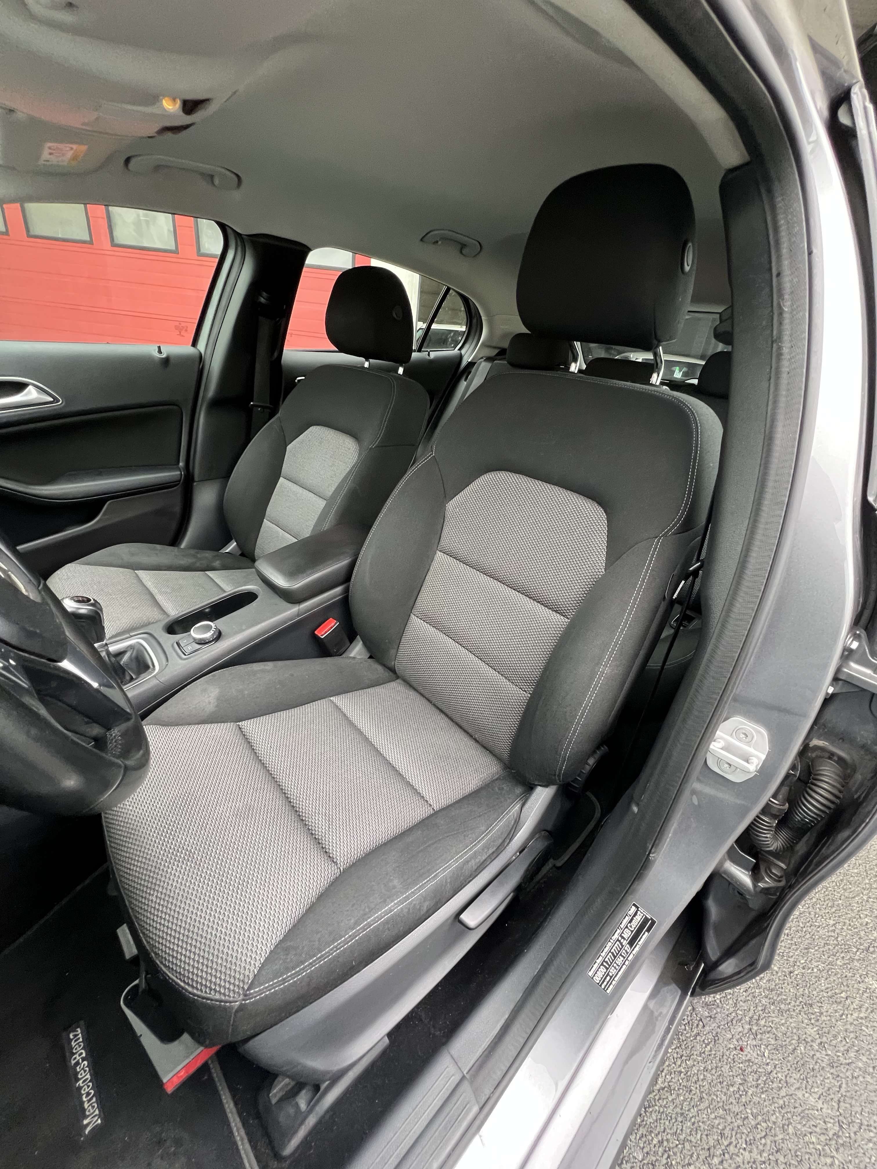 Mercedes-Benz GLA 180 d + NAVIGATION + CLIM