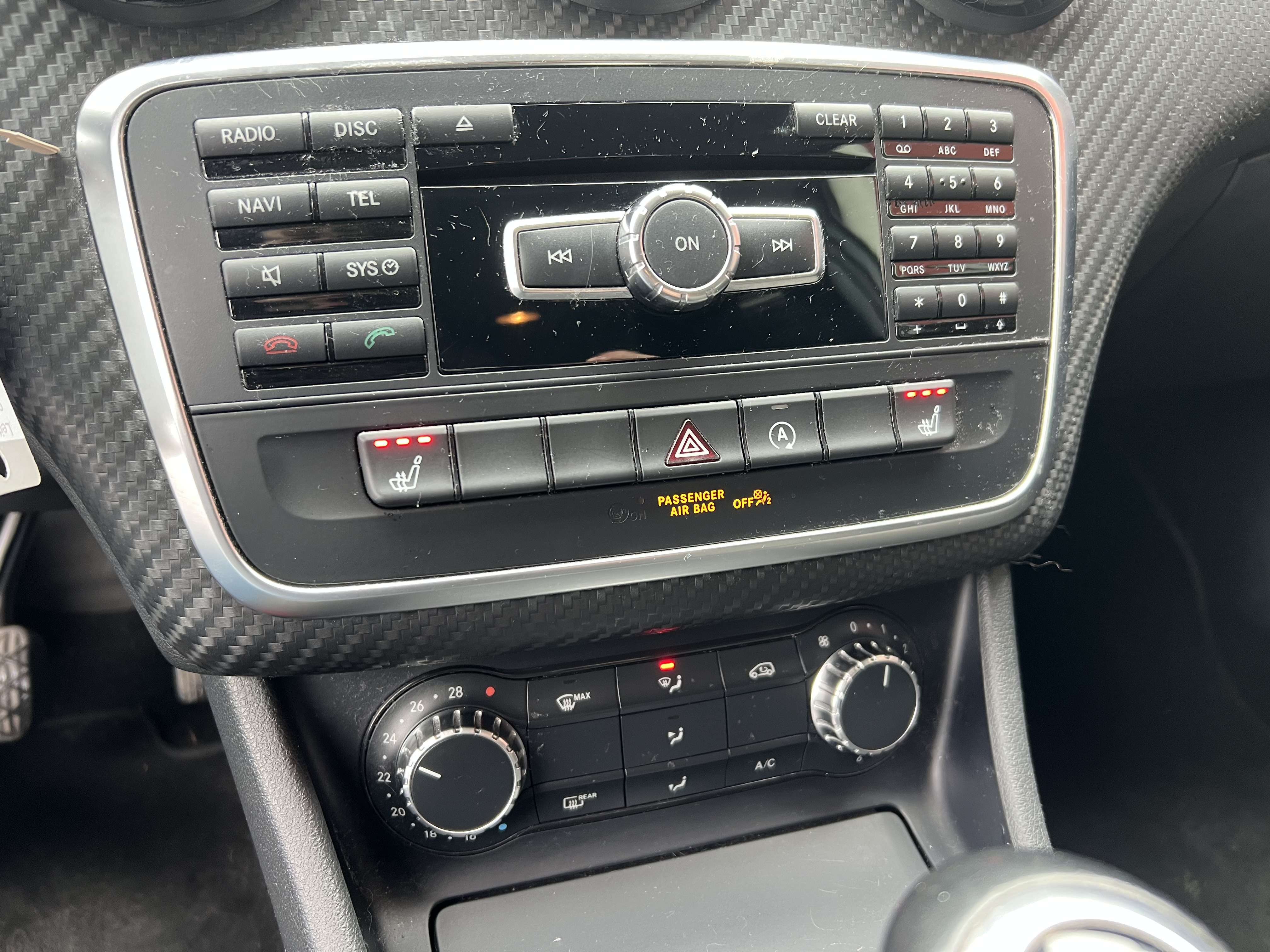 Mercedes-Benz GLA 180 d + NAVIGATION + CLIM