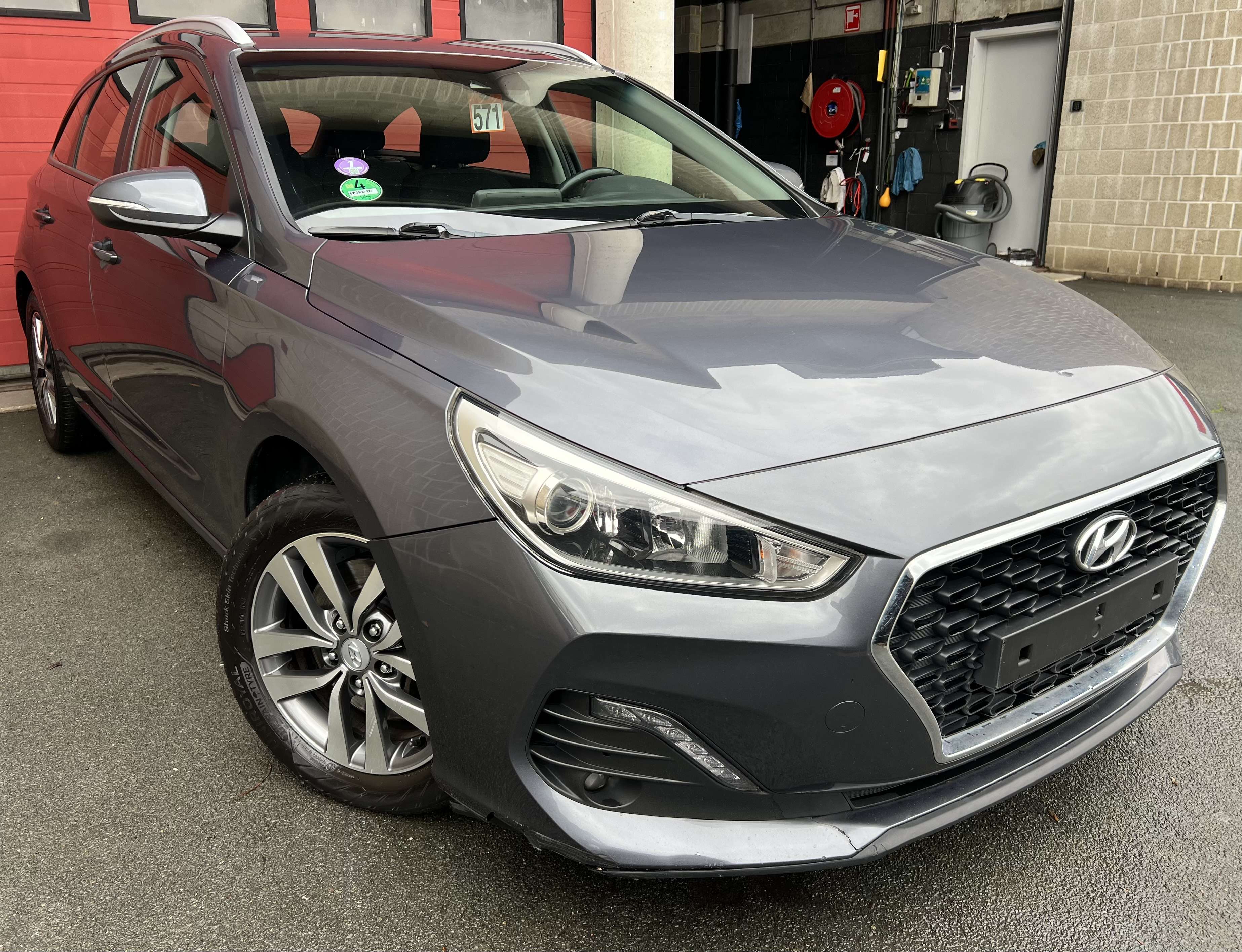 Hyundai i30 SW 1.0 T-GDi Twist + CLIM + NAVI + CAR-PASS