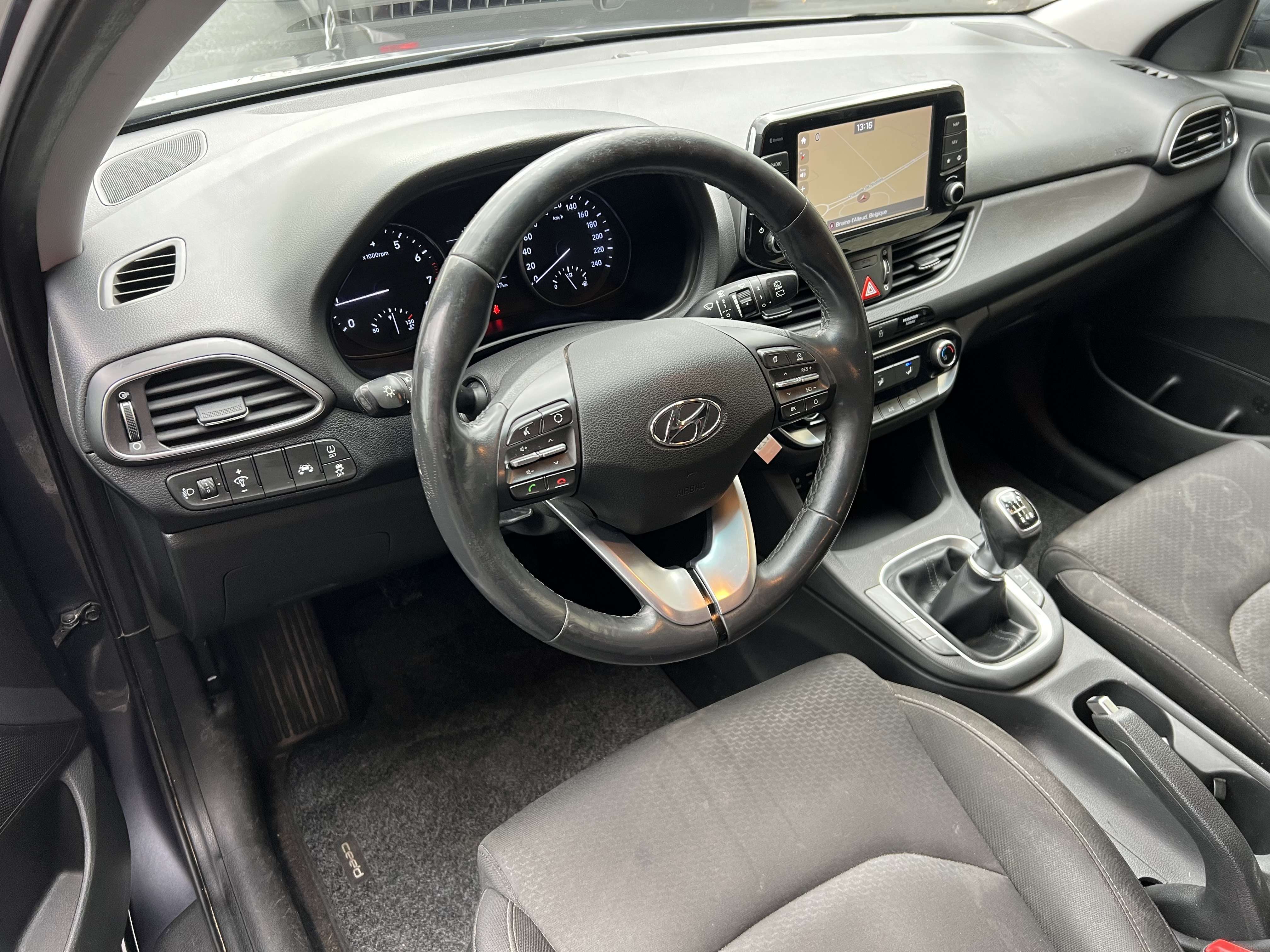 Hyundai i30 SW 1.0 T-GDi Twist + CLIM + NAVI + CAR-PASS