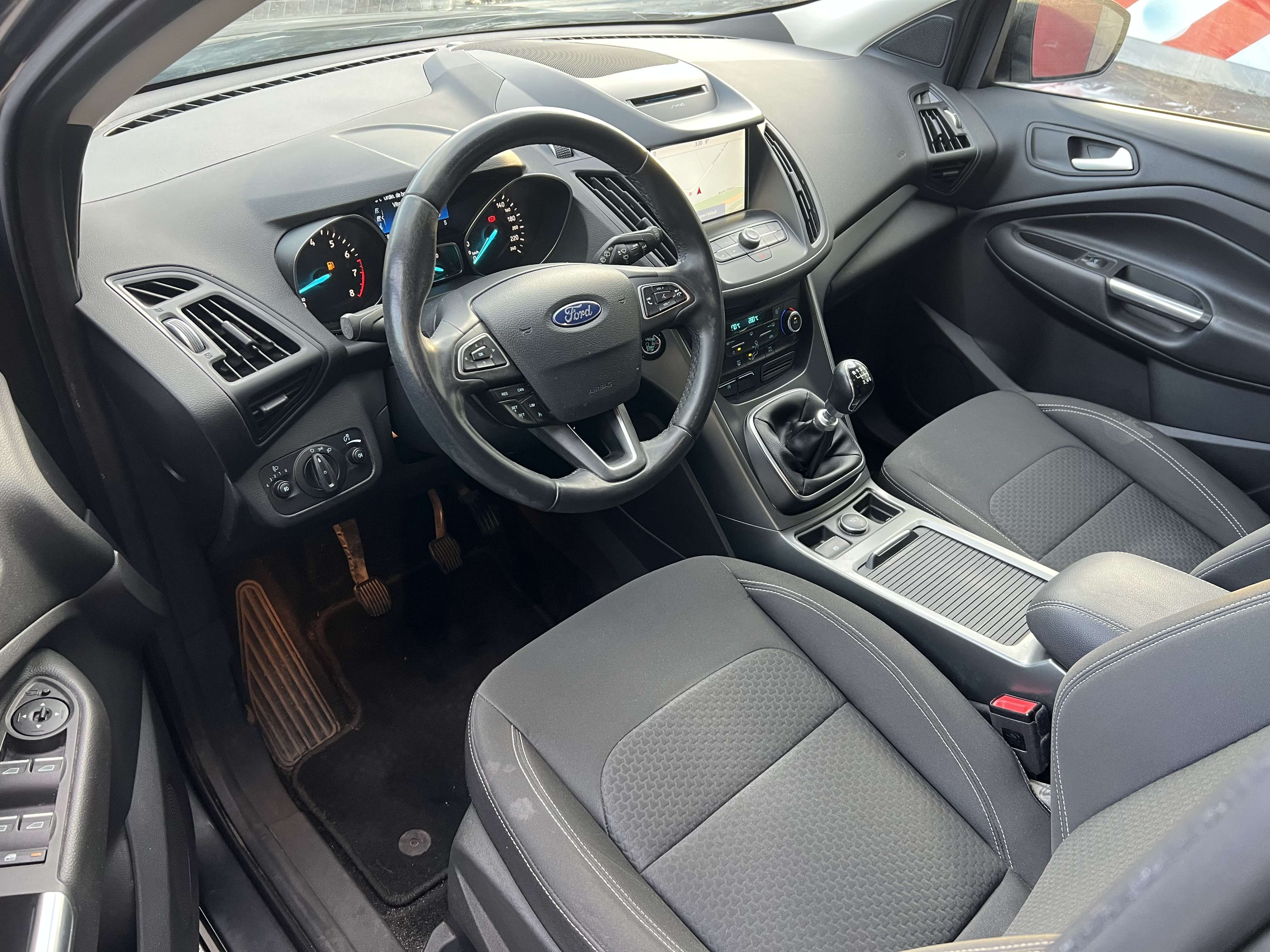 Ford Kuga 1.5 EcoBoost ECO FWD Business + NAVI + CAR-PASS