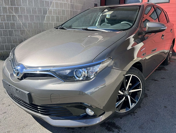 Toyota Auris HEV 1.8i HSD Active E-CVT + CARNET + CAMÉRA