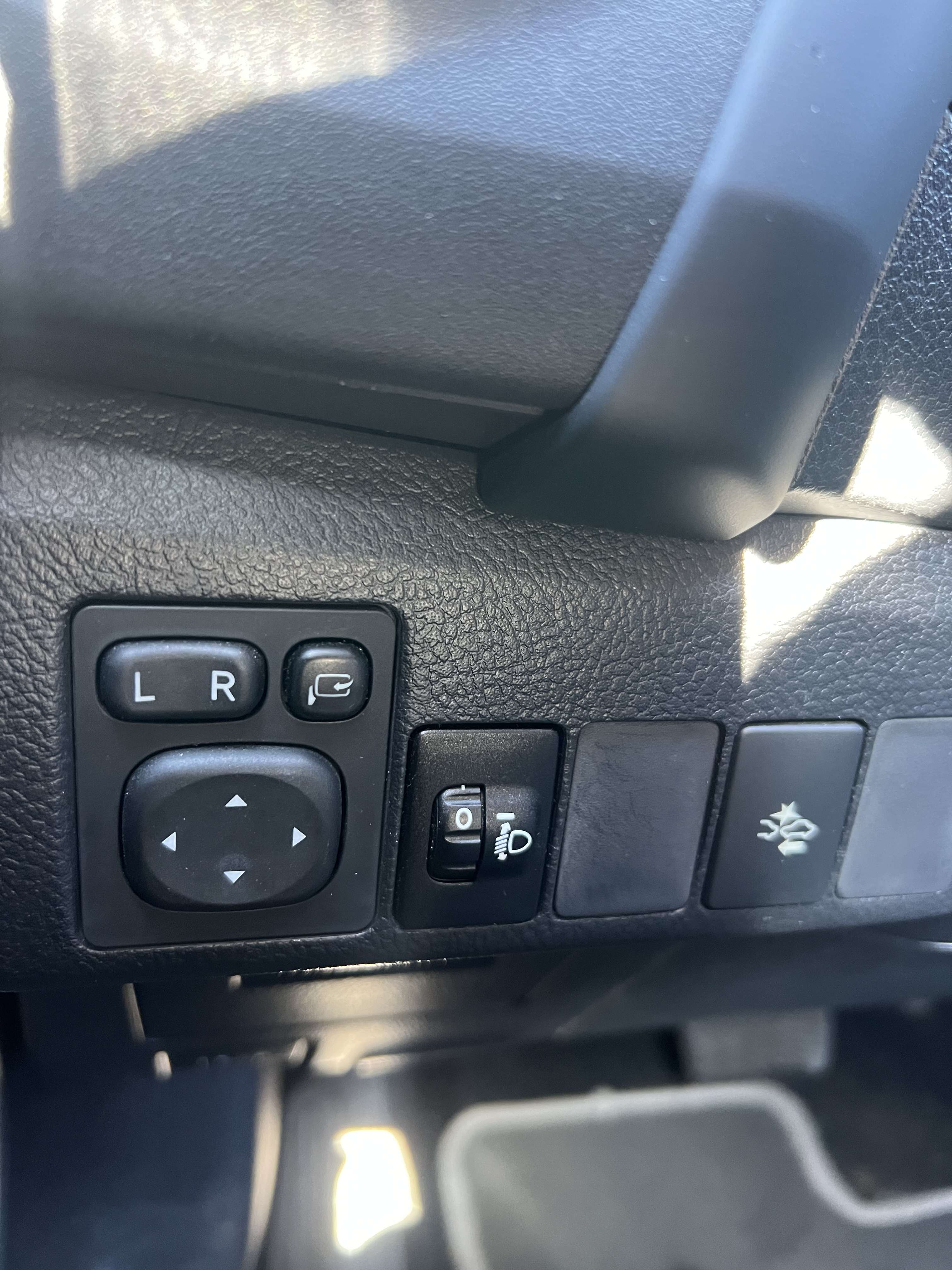 Toyota Auris HEV 1.8i HSD Active E-CVT + CARNET + CAMÉRA