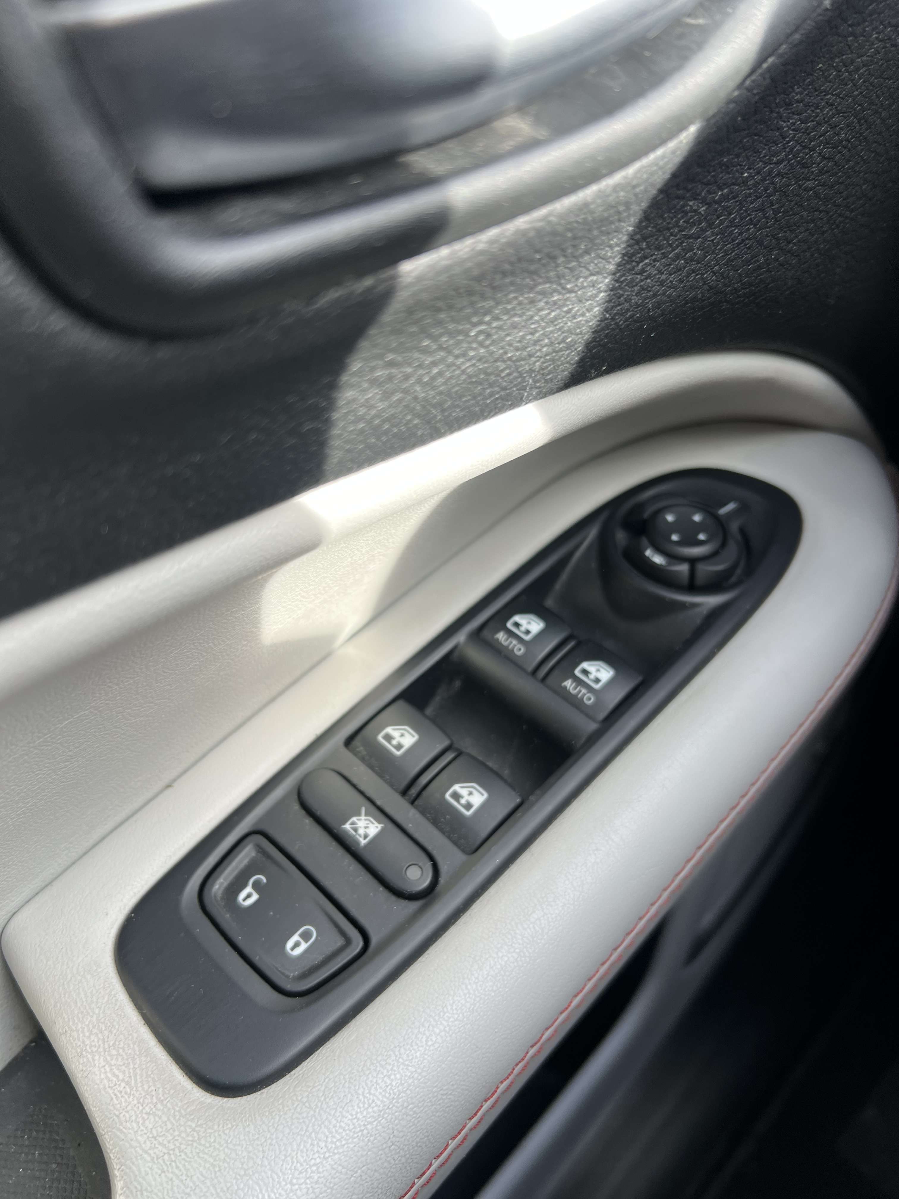 Jeep Compass 1.4 Turbo 4x2 Longitude + NAVI + CUIR + PANO