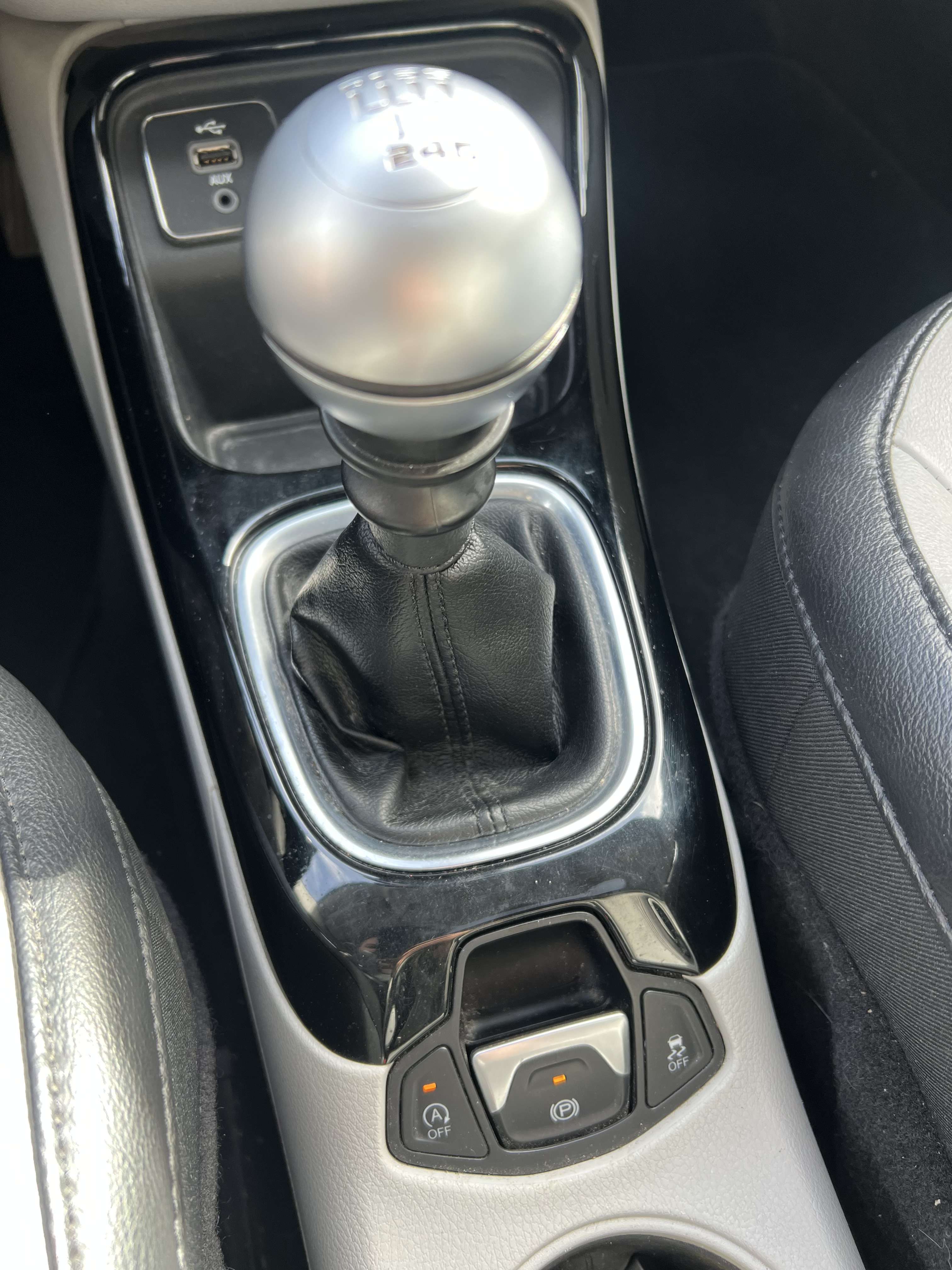 Jeep Compass 1.4 Turbo 4x2 Longitude + NAVI + CUIR + PANO