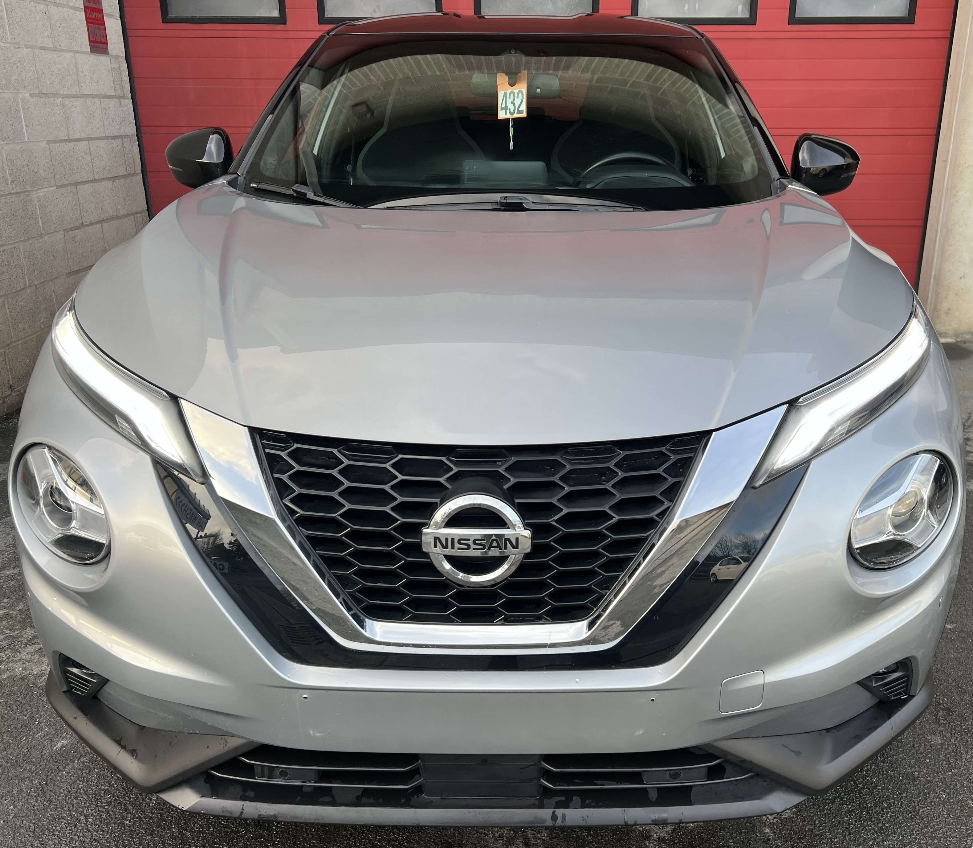 Nissan Juke 1.0 DIG-T 2WD Business Edition + CAMÉRA + NAVI
