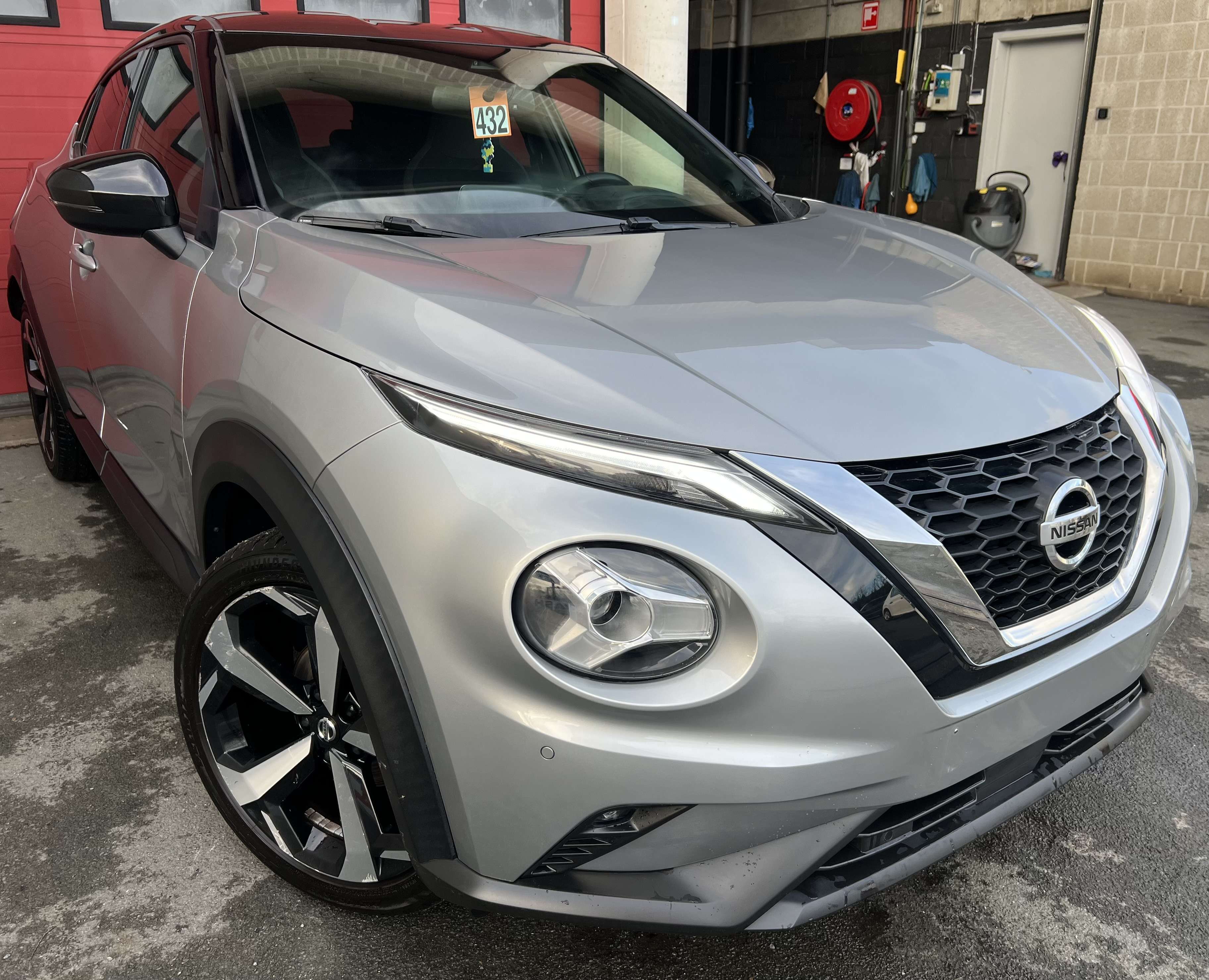 Nissan Juke 1.0 DIG-T 2WD Business Edition + CAMÉRA + NAVI