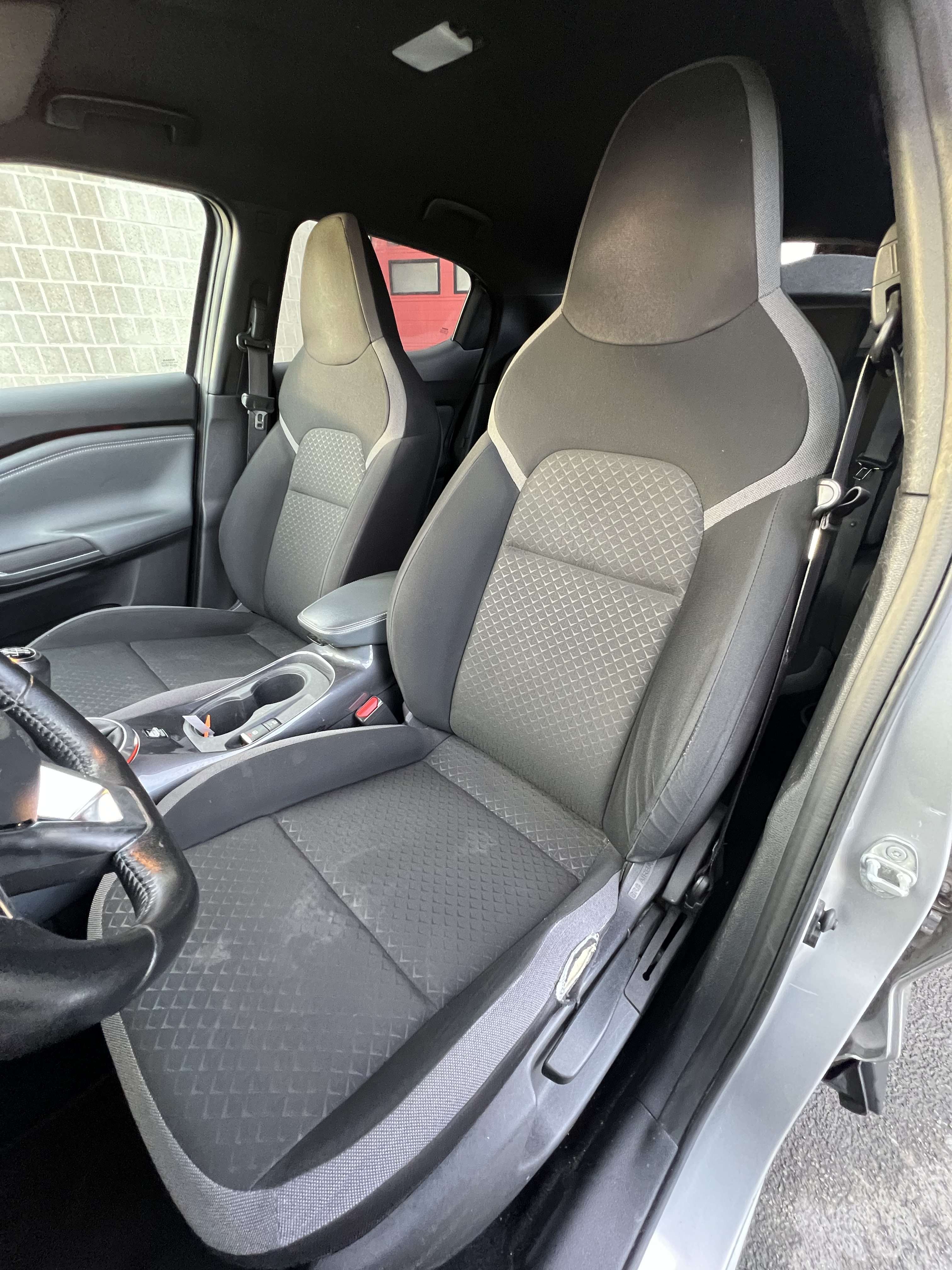Nissan Juke 1.0 DIG-T 2WD Business Edition + CAMÉRA + NAVI