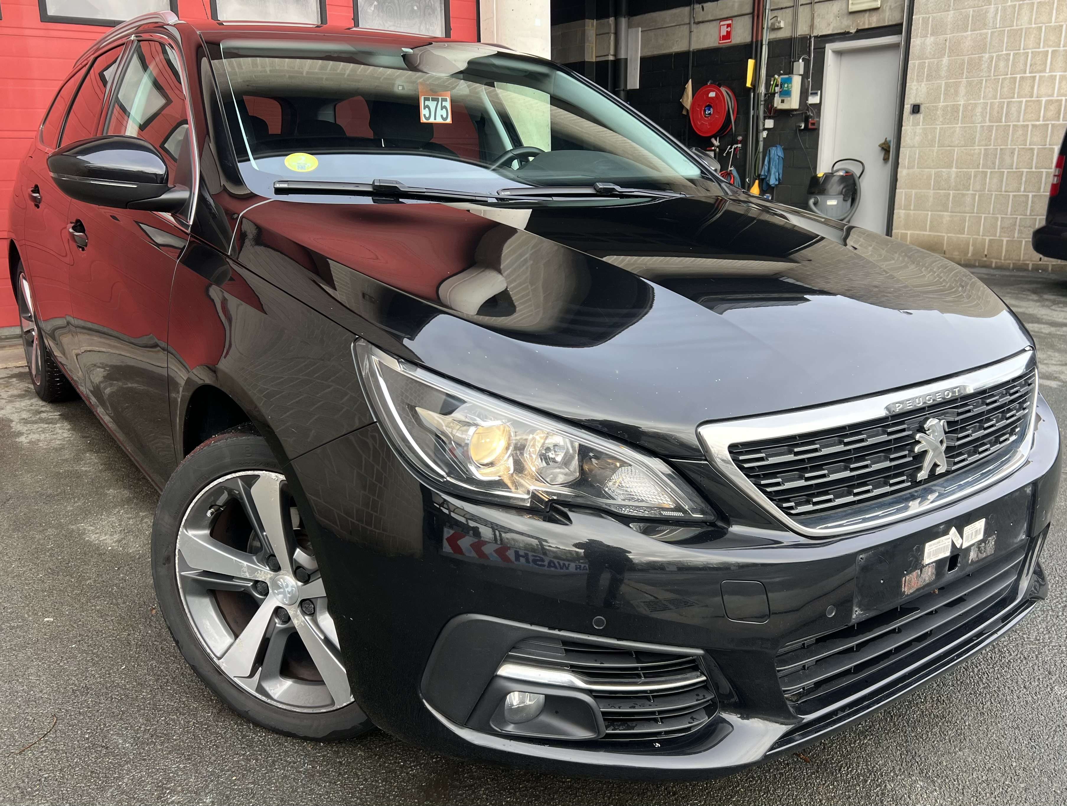 Peugeot 308 SW 1.5 BlueHDi Active + NAVI + CAMÉRA + BOITE AUTO